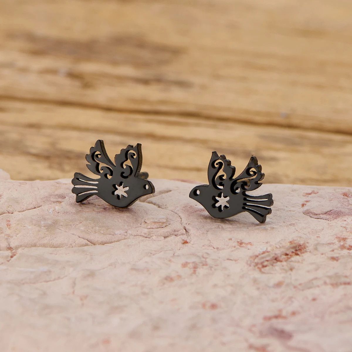 Jewelry Peace Pigeon Mini Stud Earrings Charm Earring Gift Size ONE SIZE - 1 Preview