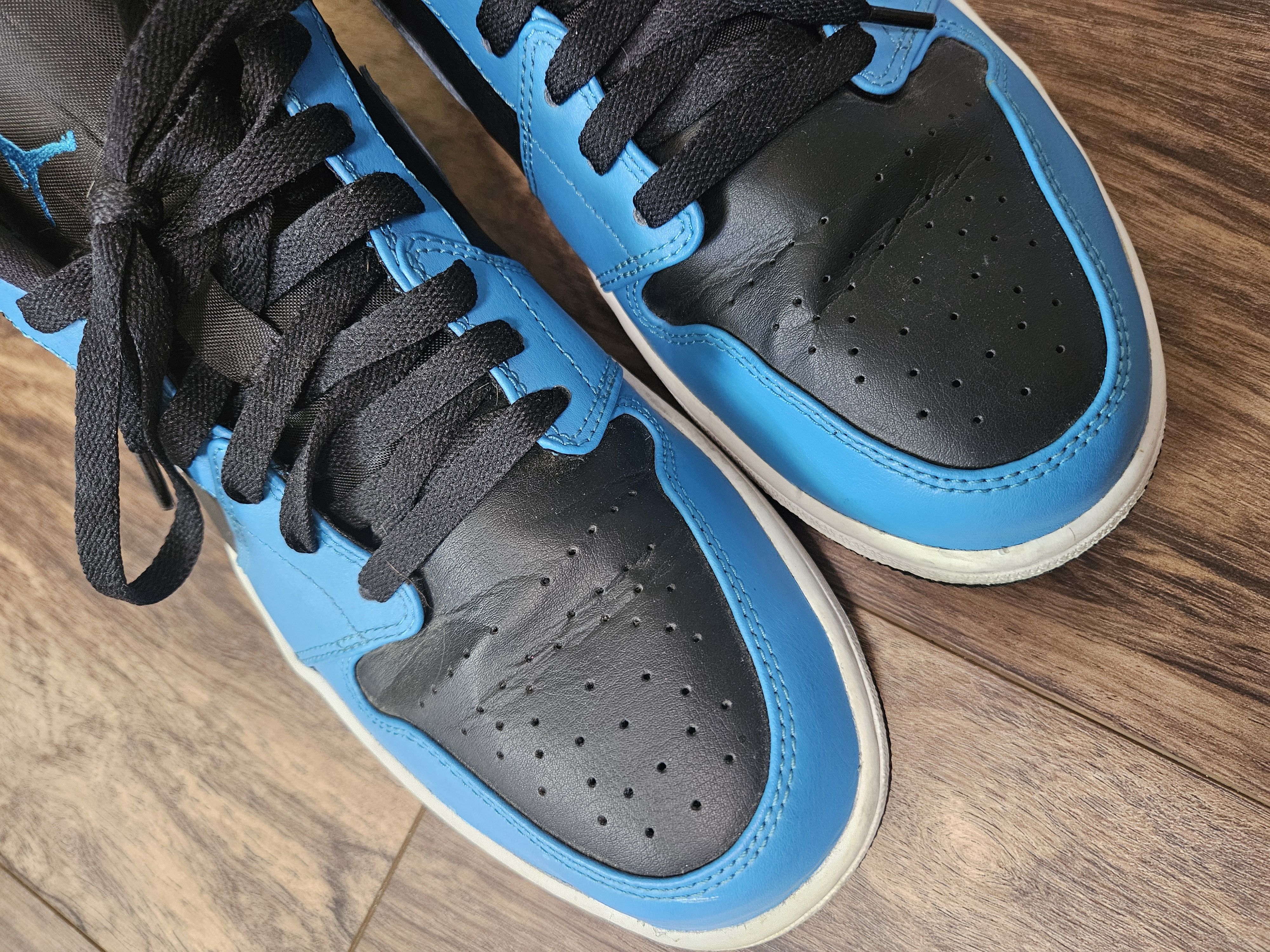 Nike Air Jordan 1 Low Laser Blue Black Size US 10.5 / EU 43-44 - 6 Thumbnail