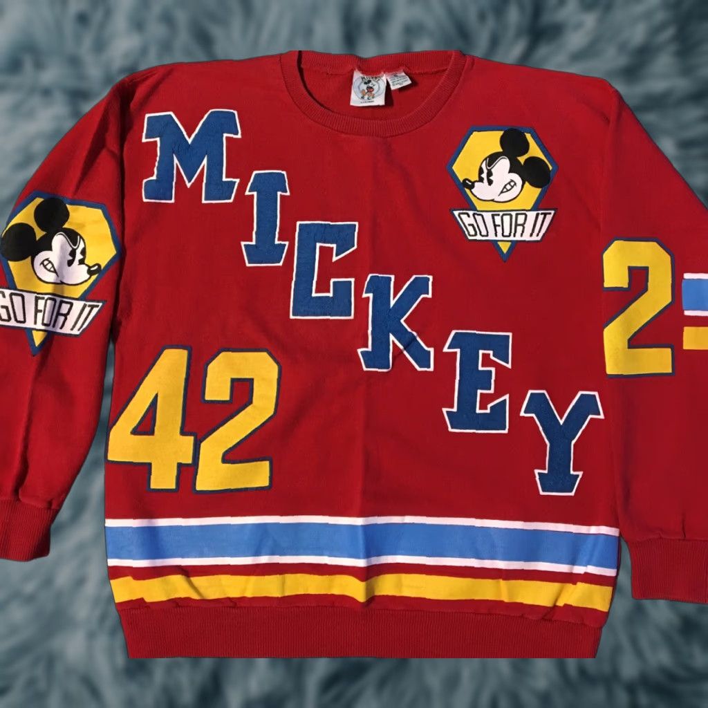 Disney VINTAGE Mickey Mouse Go For It Sweatshirt S Mens Red 80s 90s Disney Cartoon Pullover Night Basketball Theme Park Looney Tunes USA Size US S / EU 44-46 / 1 - 1 Thumbnail