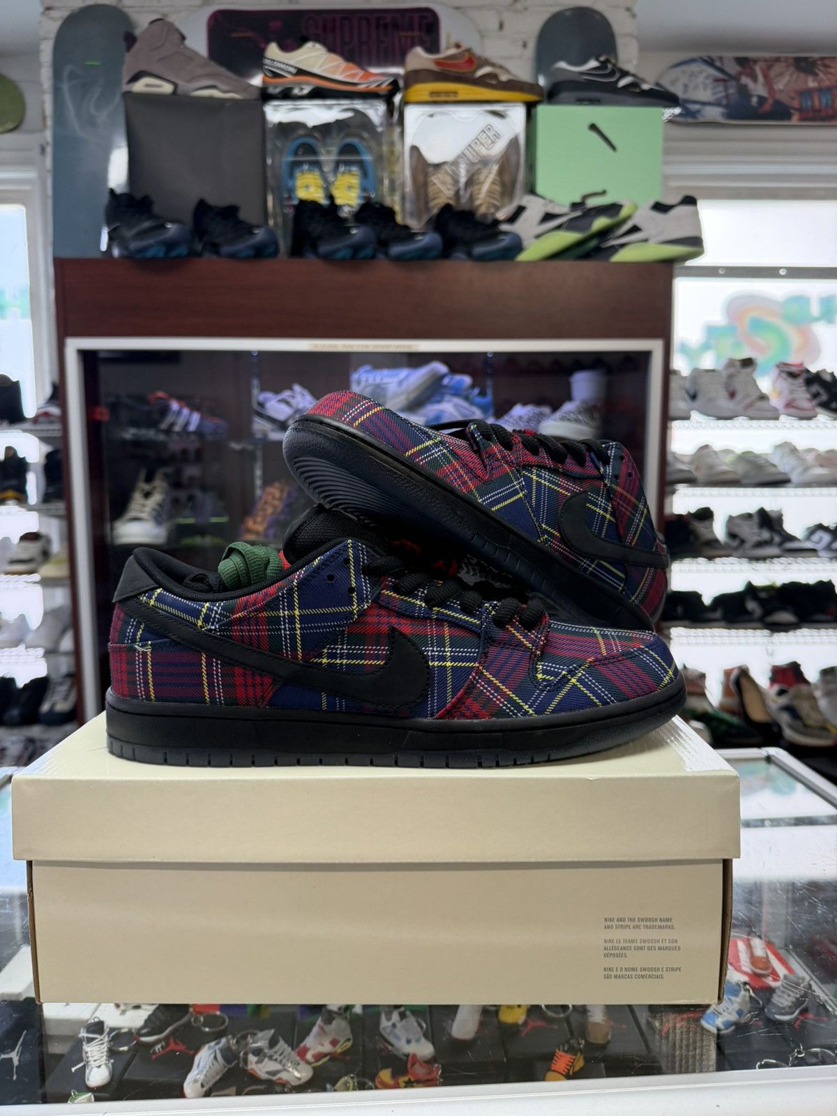 Nike Nike SB X Nardwaur Dunks Size US 13 / EU 46 - 1 Thumbnail