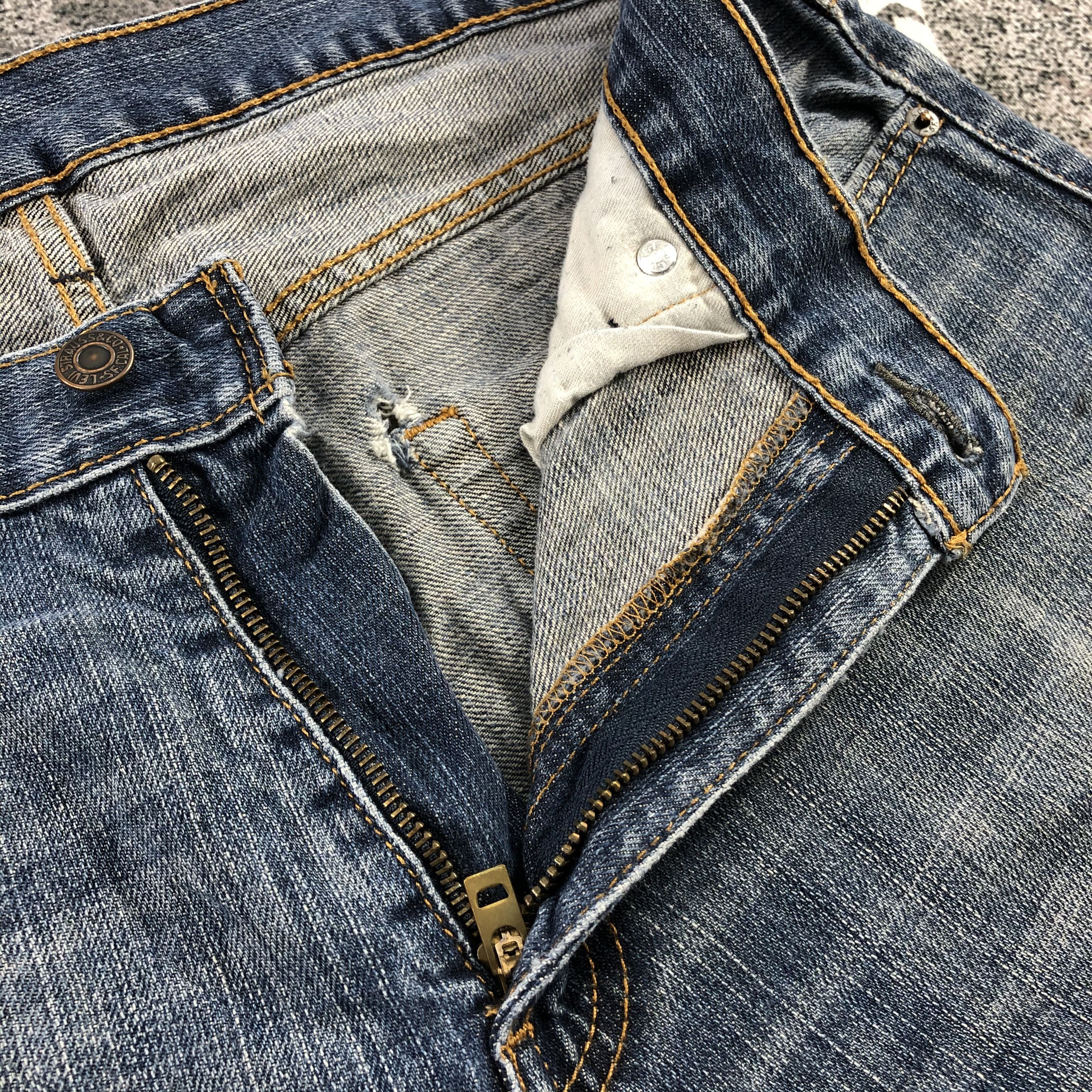 Levi's Vintage Levi's 559 Jeans Distressed Denim KJ998 Size US 33 - 14 Thumbnail