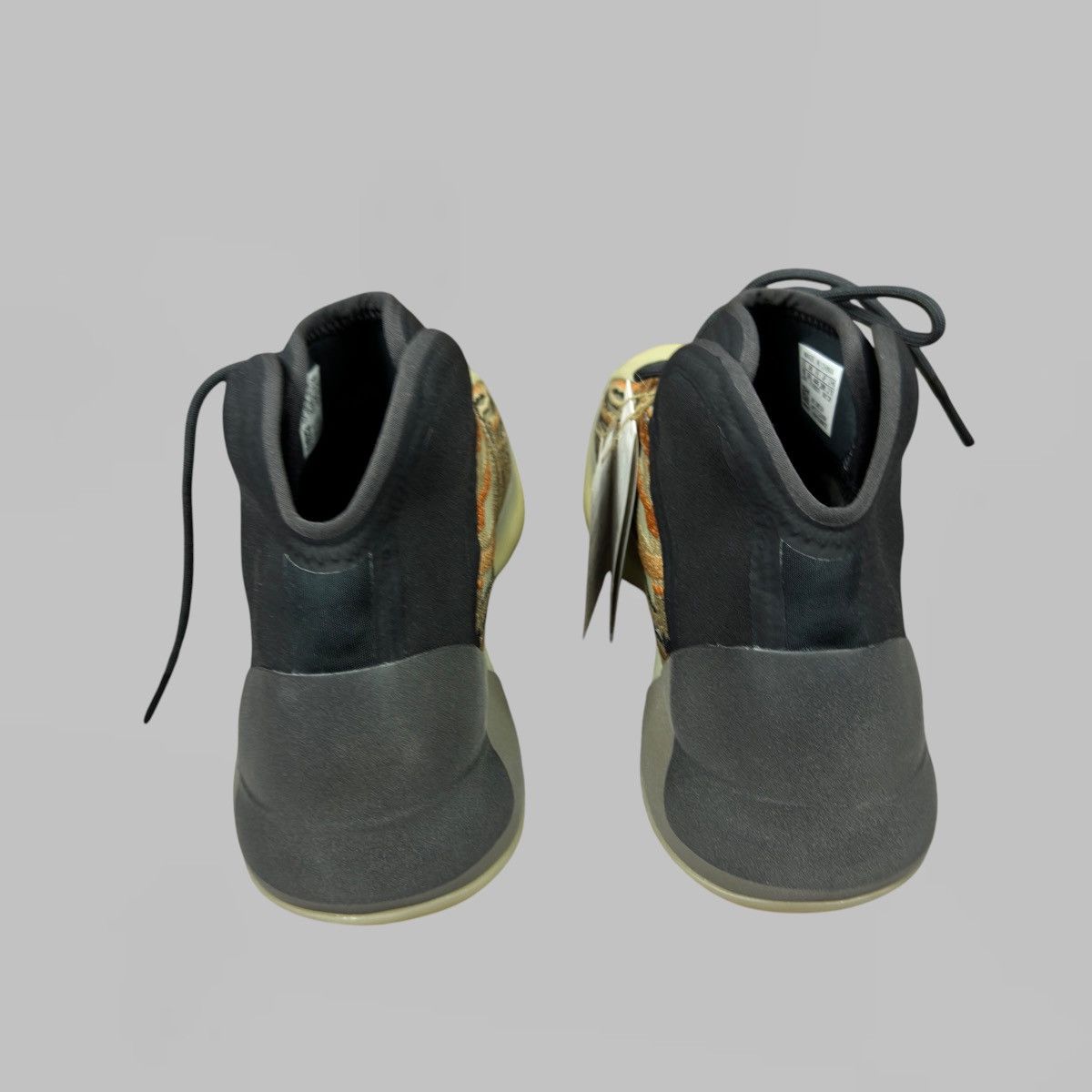 Yeezy YEEZY QNTM FLAORA HIGH OG NEW SIZE 44 Size US 10 / EU 43 - 6 Thumbnail