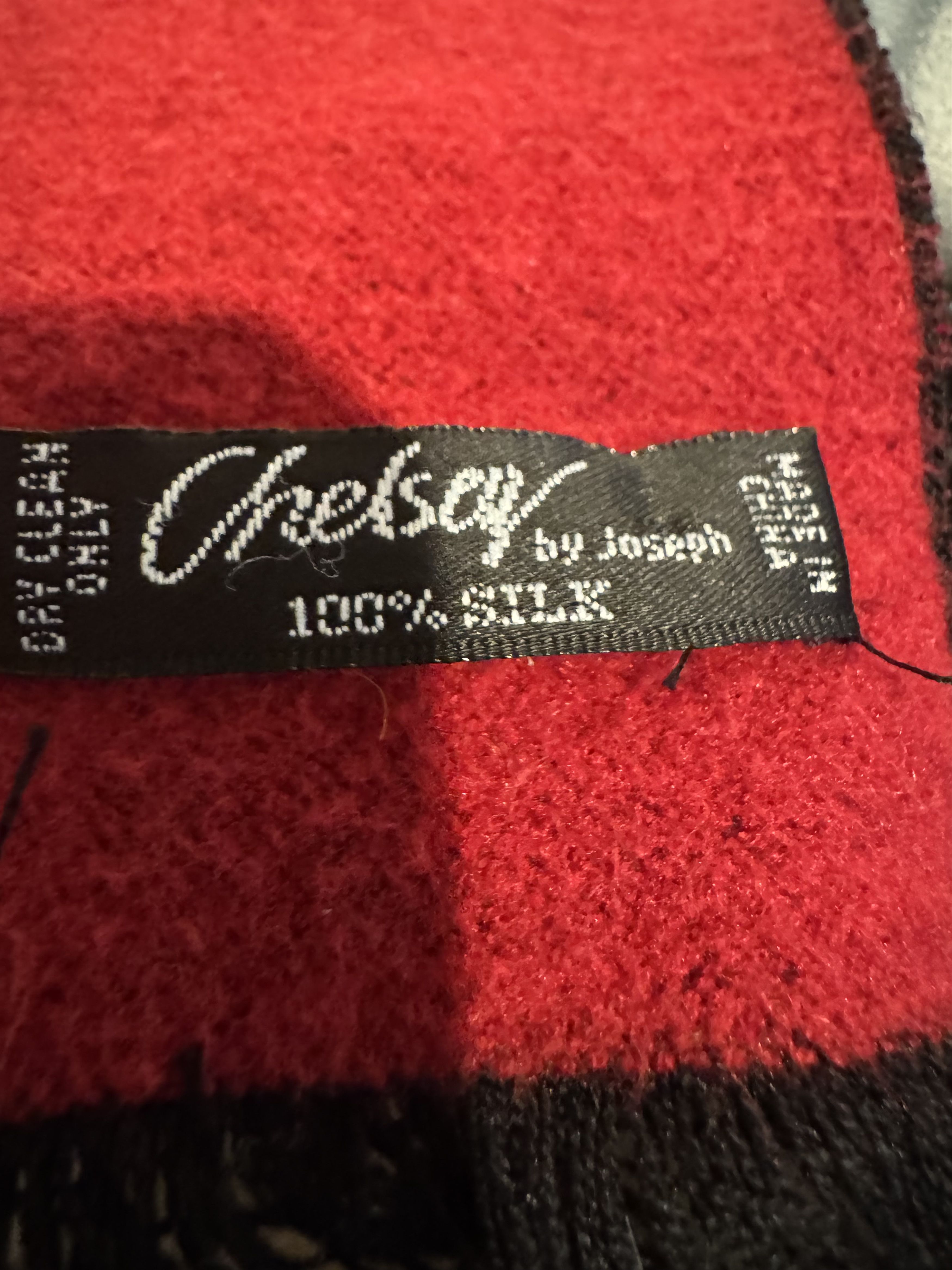 Other Chelsay Red/Black silk scarf Size ONE SIZE - 1 Thumbnail