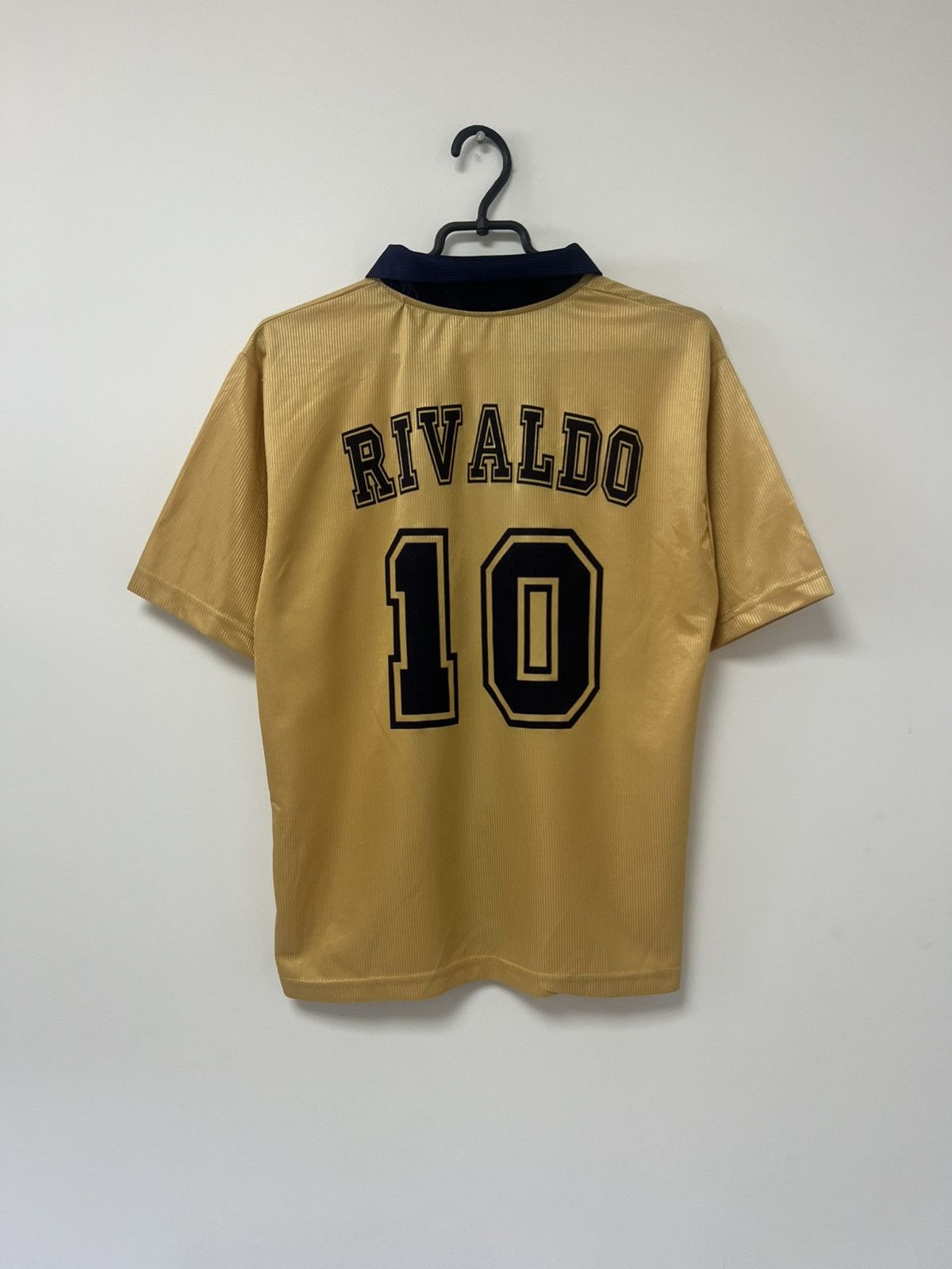 Vintage Vintage Barcelona 2002/2003 Jersey Rivaldo Football Shirt M Size US M / EU 48-50 / 2 - 4 Thumbnail