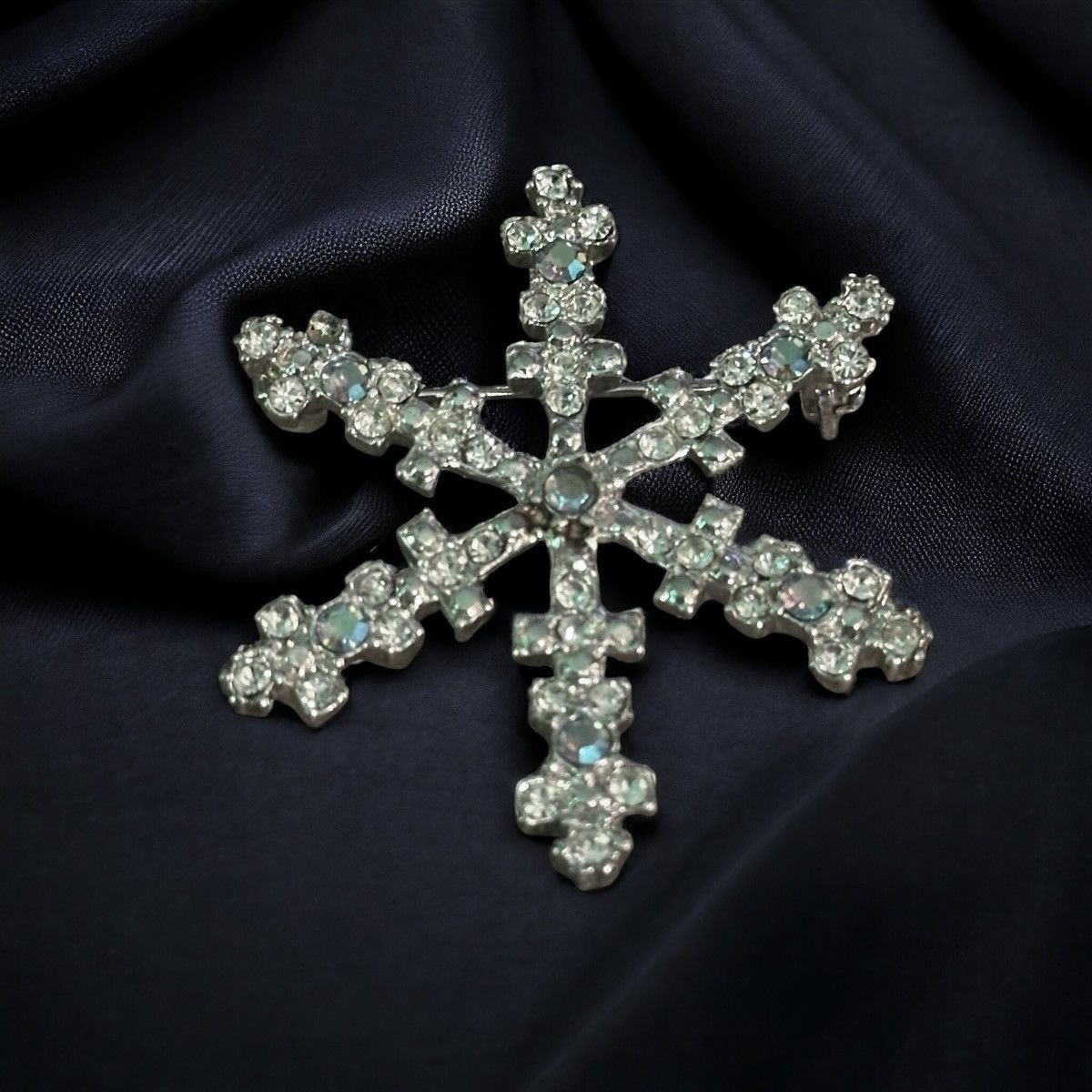 Vintage Vintage Aurora Borealis rhinestone snowflake brooch Size ONE SIZE - 1 Thumbnail