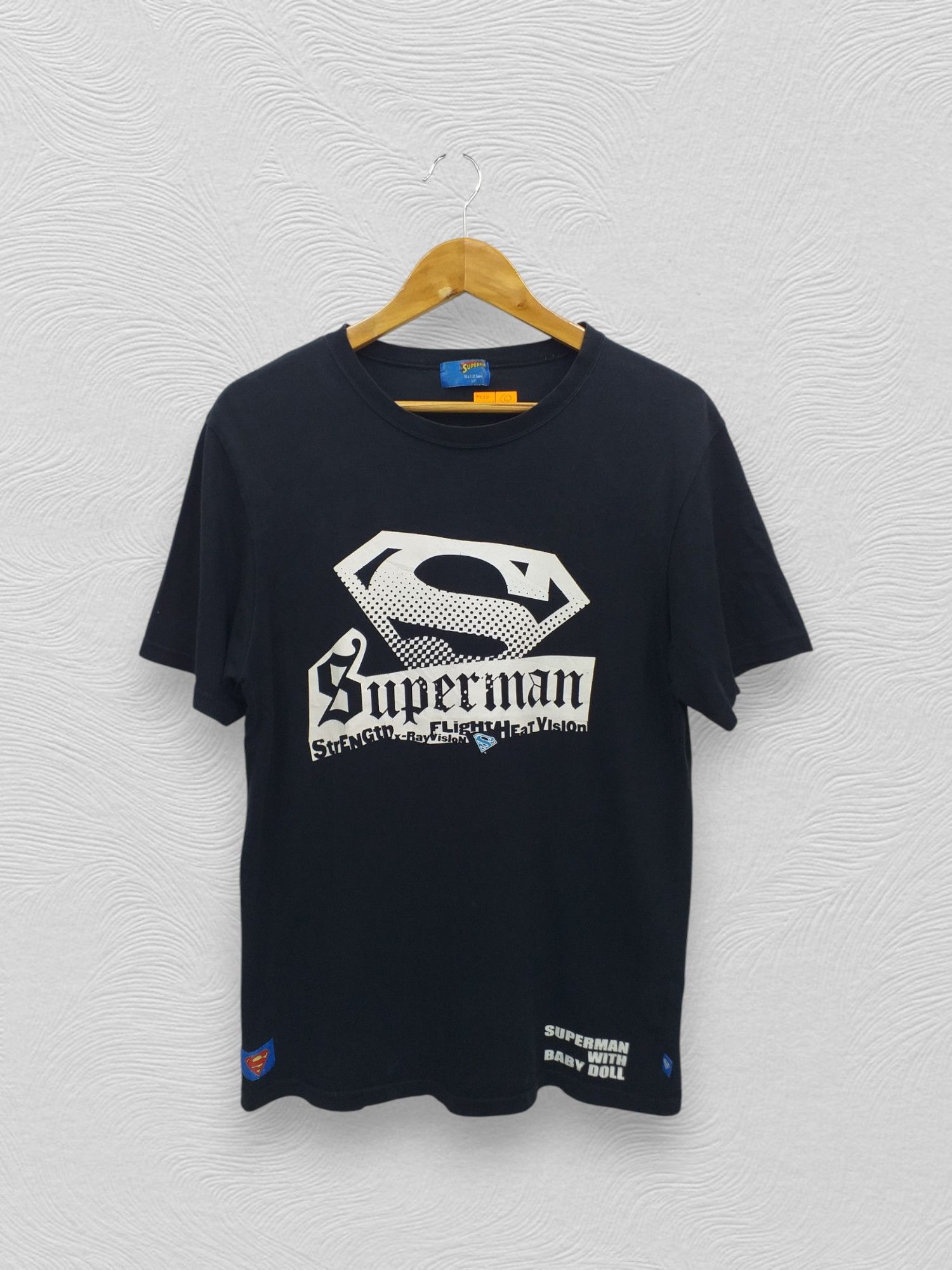 DC Comics Vintage Superman With Baby Doll Medium T-shirt -C010 Size US M / EU 48-50 / 2 - 2 Thumbnail