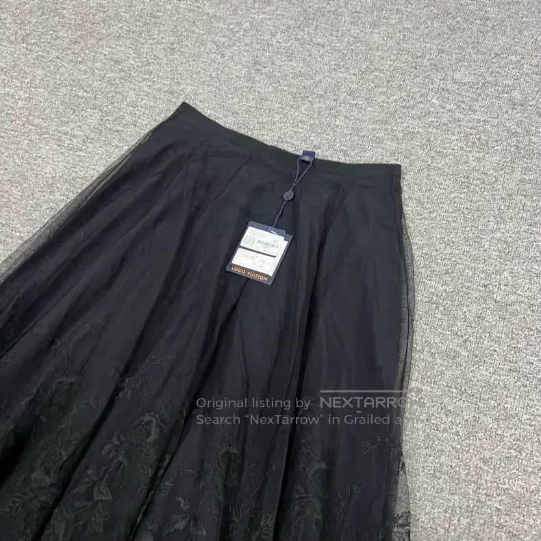 Louis Vuitton Louis Vuitton Lace skirt Size 41" - 3 Thumbnail