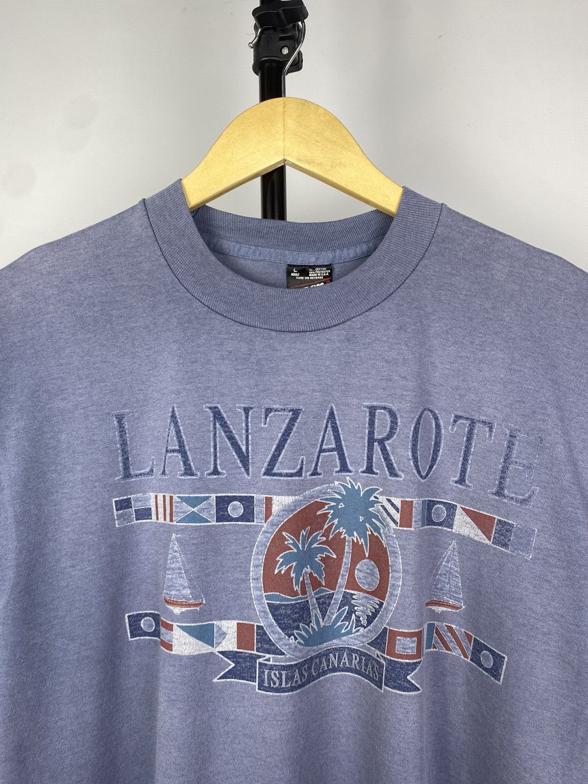 Vintage Vintage 90s Art LANZAROTE Faded Print Logo Surf USA T shirt Size US L / EU 52-54 / 3 - 3 Thumbnail