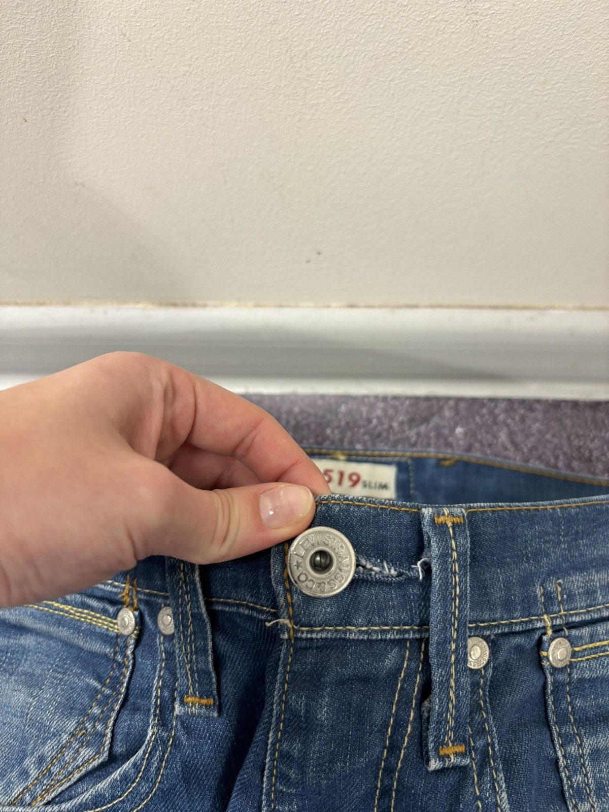Levi's Vintage Levi’s 519 Slim Fit Faded Blue USA Hype Denim Jeans Size US 33 - 15 Thumbnail