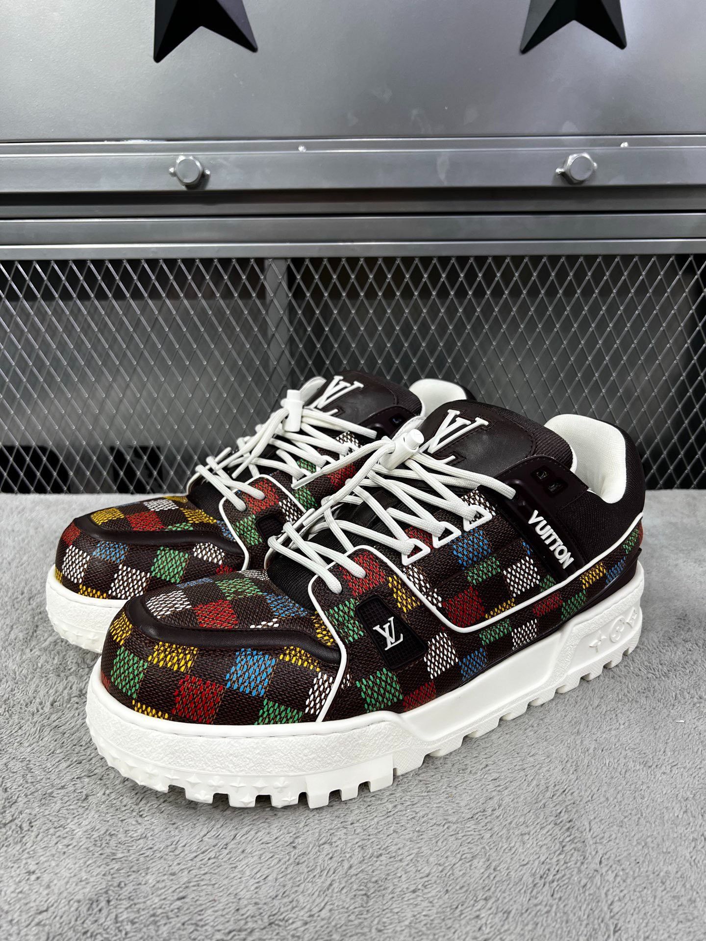 Louis Vuitton Louis Vuitton Training Lowtop Sneakers 44 Men Size US 10.5 / EU 43-44 - 1 Thumbnail