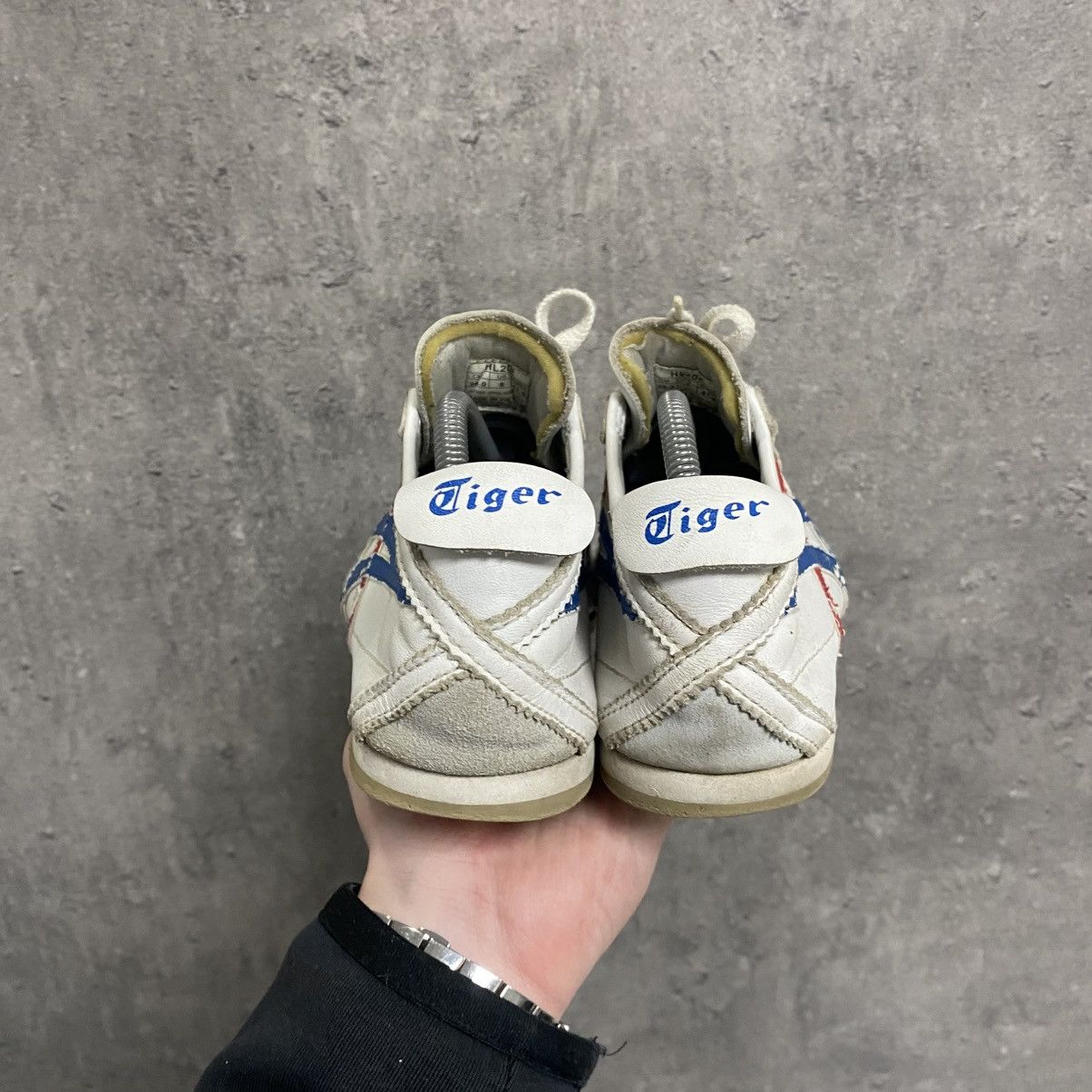 Asics Vintage Asics Onitsuka Tiger Mexico 66 Leather Sneakers Size US 8 / EU 41 - 9 Thumbnail