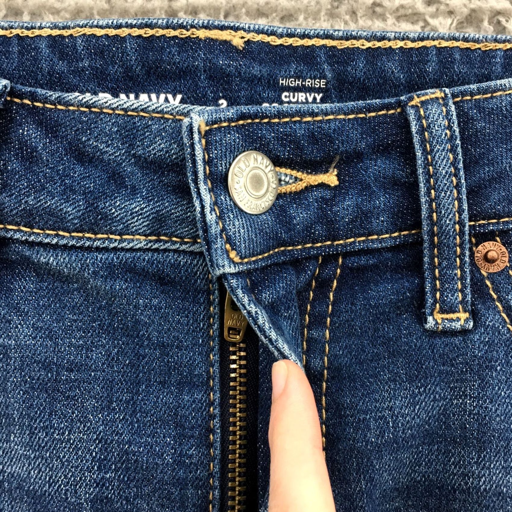 Old Navy Old Navy Shorts Womens 2 Blue Denim Cotton Blend Zip NEW Cut-Off 3.5 Inseam 28 W 3.5 Inseam Mag, Mid Rise, 5-Pocket Womens Clothing Size 26" / US 2 / IT 38 - 3 Thumbnail