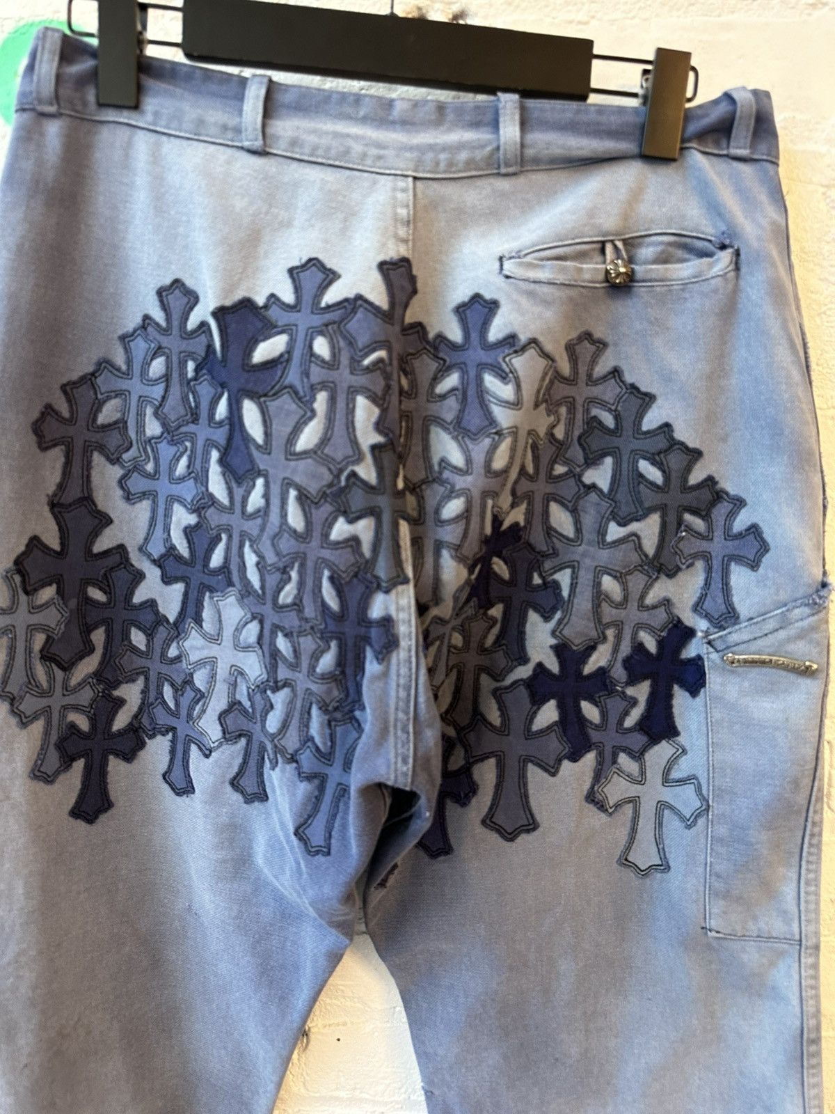 Chrome Hearts Chrome Hearts BEST WASH 100 CROSS FLOOD CROSS JEANS 31 32 Size US 31 - 1 Thumbnail