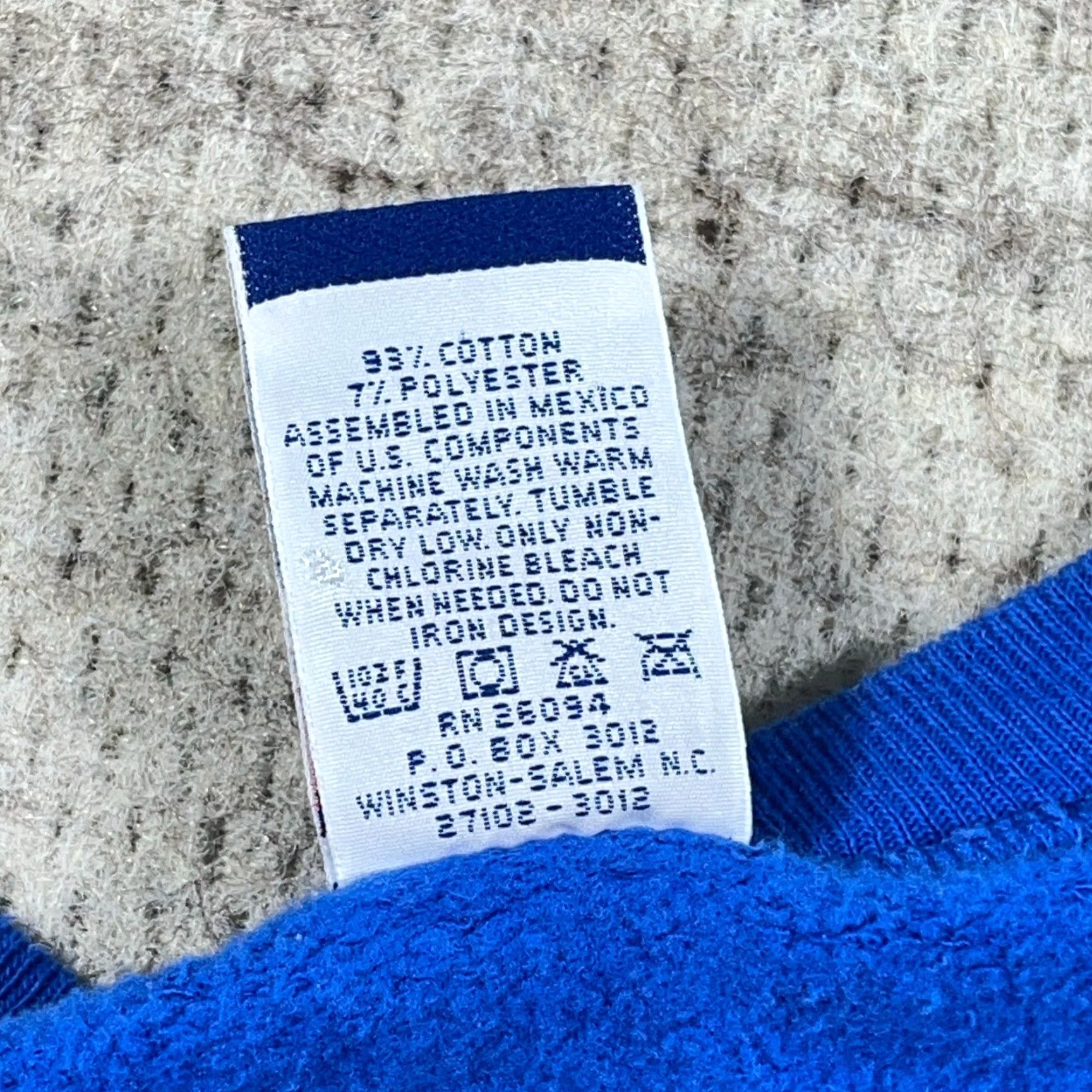 Champion VINTAGE Champion Sweatshirt Men Large Blue 90s Crewneck Pullover Sweatshirt Heavyweight All Seasons Logo Size US L / EU 52-54 / 3 - 5 Thumbnail