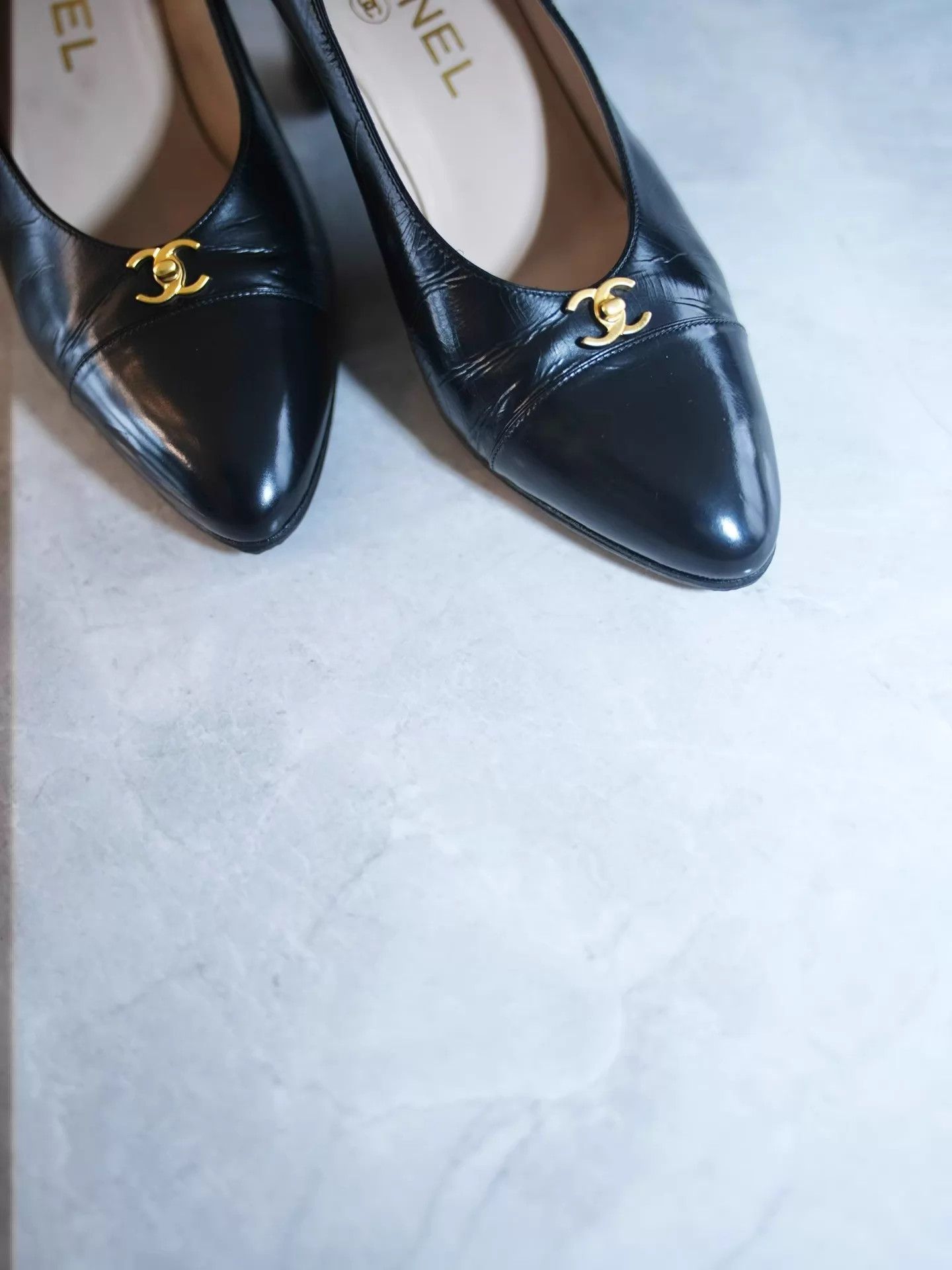 Chanel Chanel Vintage Black & Gold Baguette Buckle Block Heels 37 Size US 6.5 / IT 36.5 - 8 Thumbnail