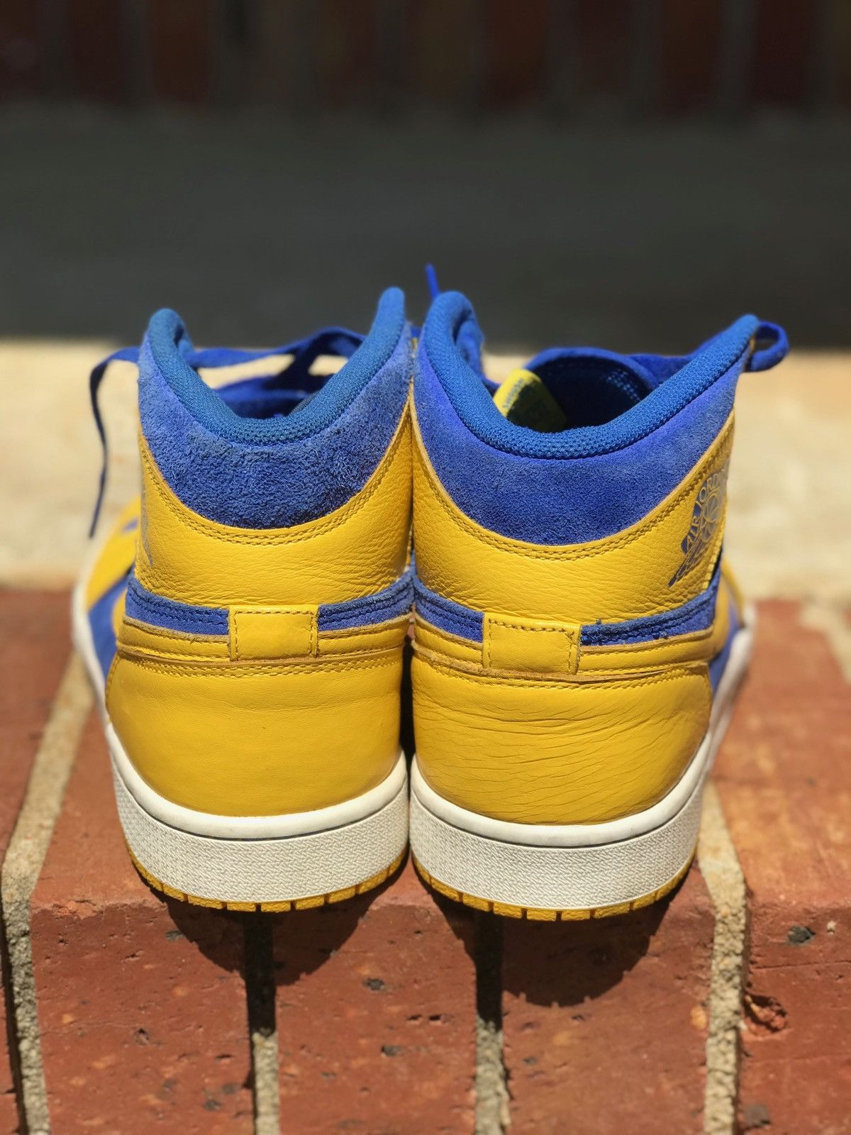 Jordan Brand Air Jordan 1 Retro OG High Laney (2013) Sz 9 Size US 9 / EU 42 - 4 Thumbnail