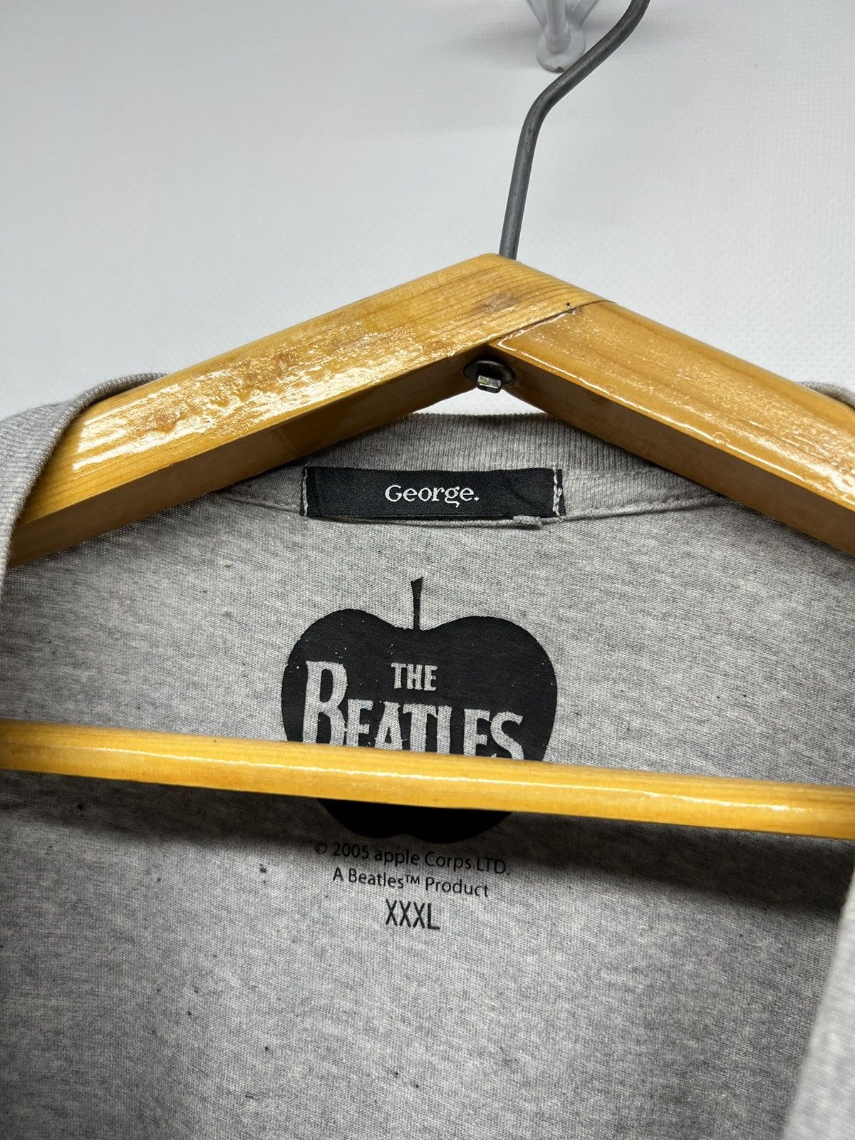 Band Tees × Vintage Vintage 3XL The Beatles Revolver Big Logo T-Shirt 00’s Size US XXL / EU 58 / 5 - 5 Thumbnail
