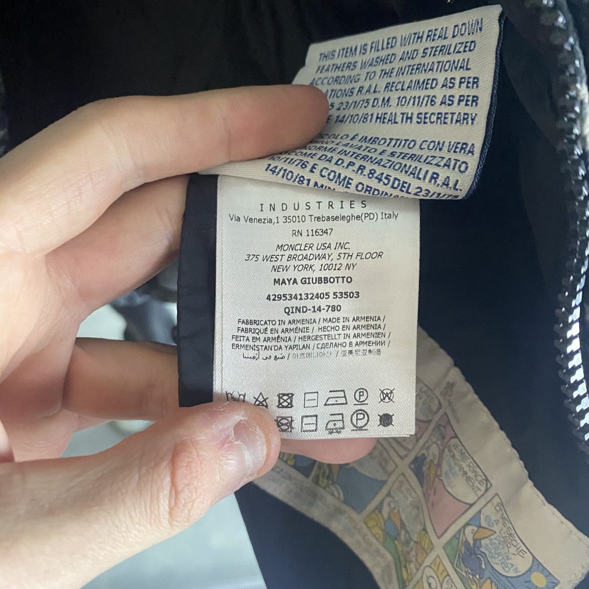 Moncler moncler puffer coat camouflage printed down. AUTHENTICATED Size US XS / EU 42 / 0 - 11 Thumbnail