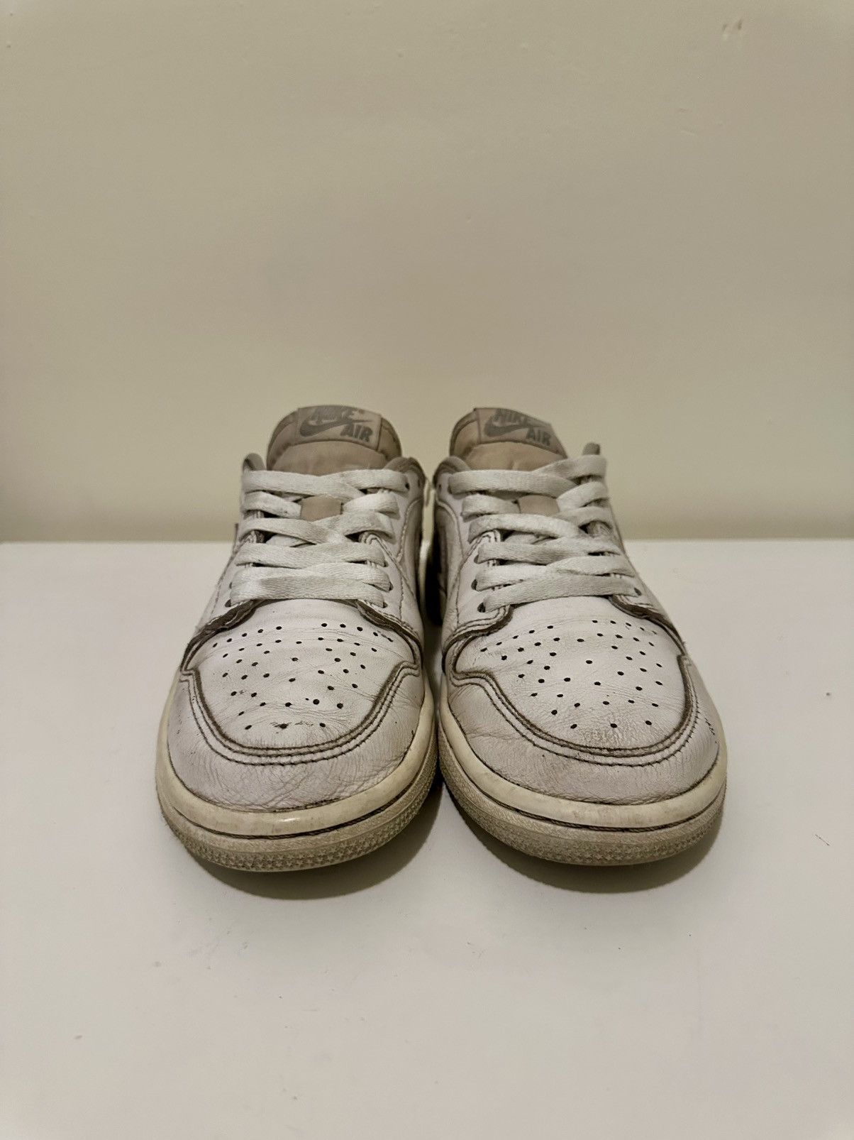 Jordan Brand “Neutral Grey” Air Jordan 1 Low Retro OG (Women’s) Size US 7 / IT 37 - 2 Thumbnail
