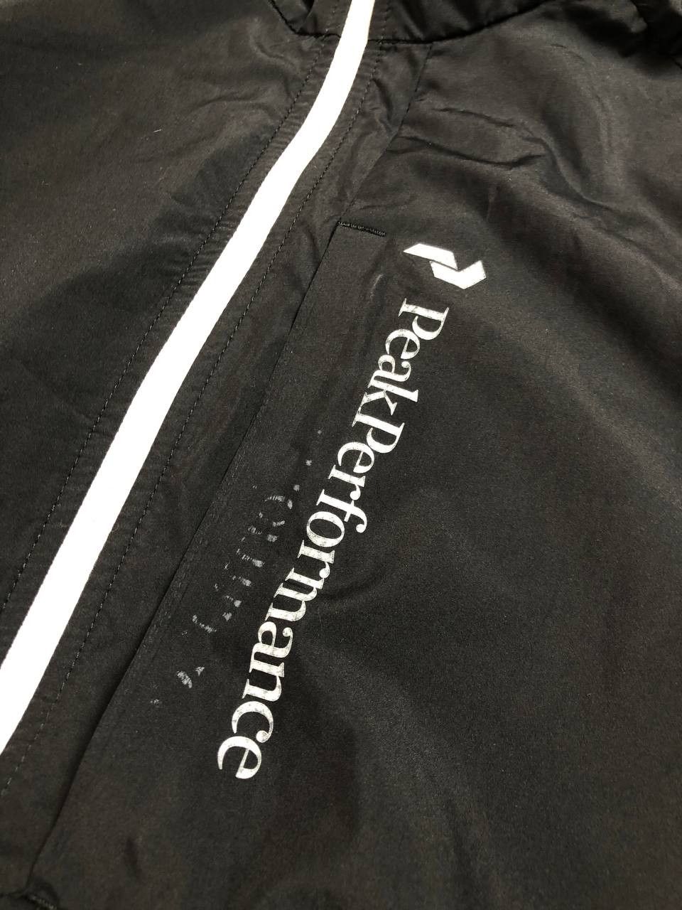 Peak Performance Peak Perfomance Light Jacket Vintage Size US L / EU 52-54 / 3 - 14 Thumbnail