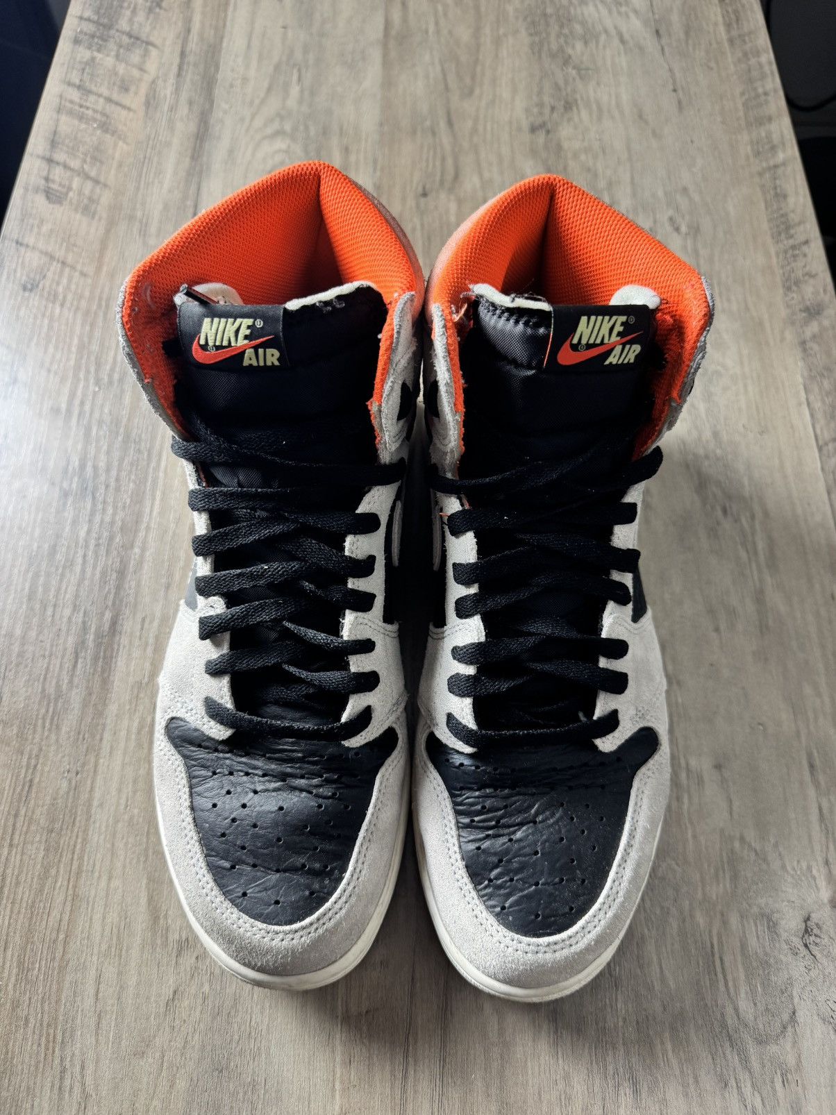 Jordan Brand × Nike jordan 1 neutral grey hyper crimson Size US 11 / EU 44 - 2 Thumbnail