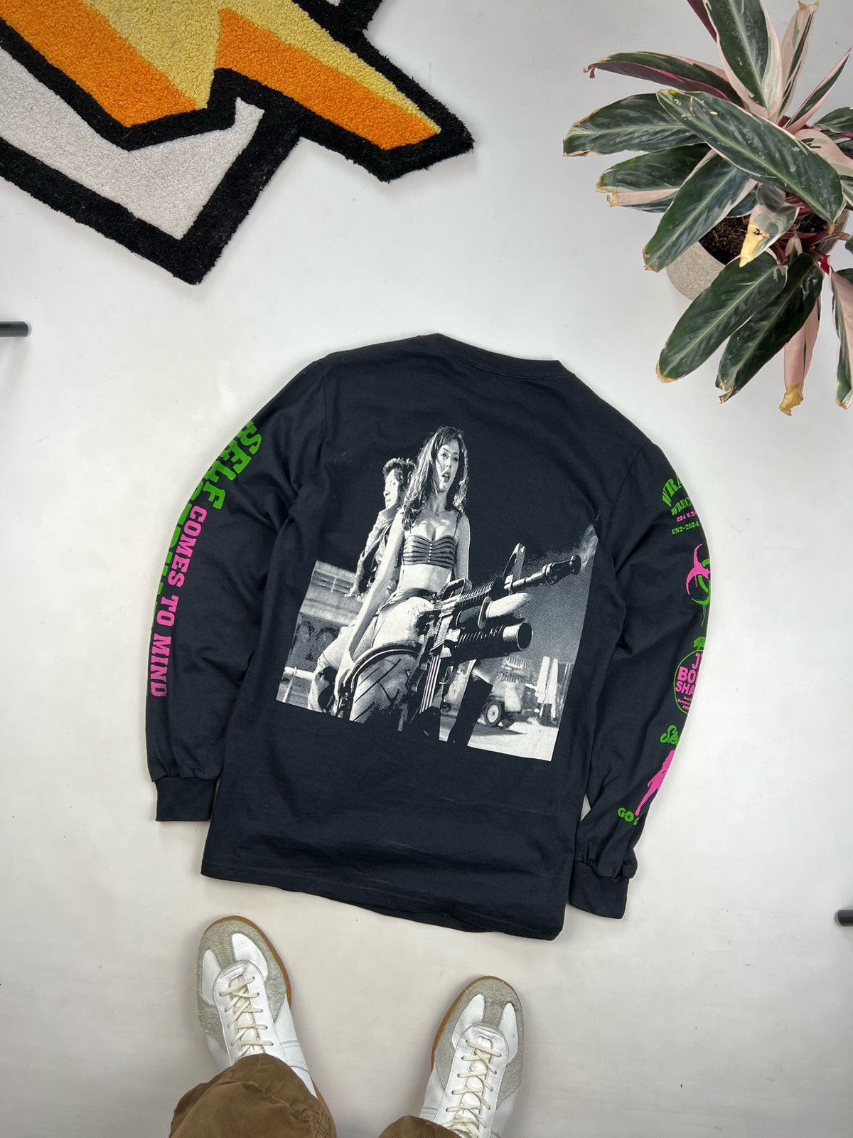 Vintage Planet Terror Tee longsleeve movie sexy girls nude women Size US M / EU 48-50 / 2 - 1 Thumbnail