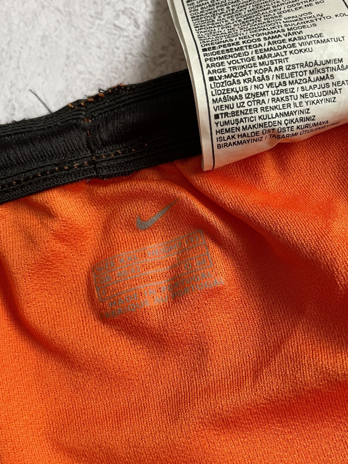 Nike Nike Vintage KNVB Netherlands Shorts Orange Size XL-XXL Size US 38 / EU 54 - 7 Thumbnail