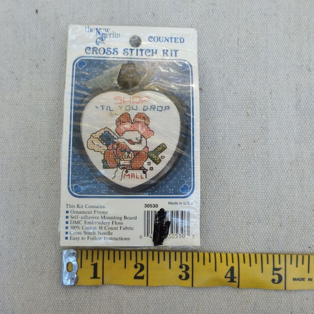 NBDN Nobrandedon The New Berlin Co. Shop til you drop bear crossstitch kit Size ONE SIZE - 3 Thumbnail