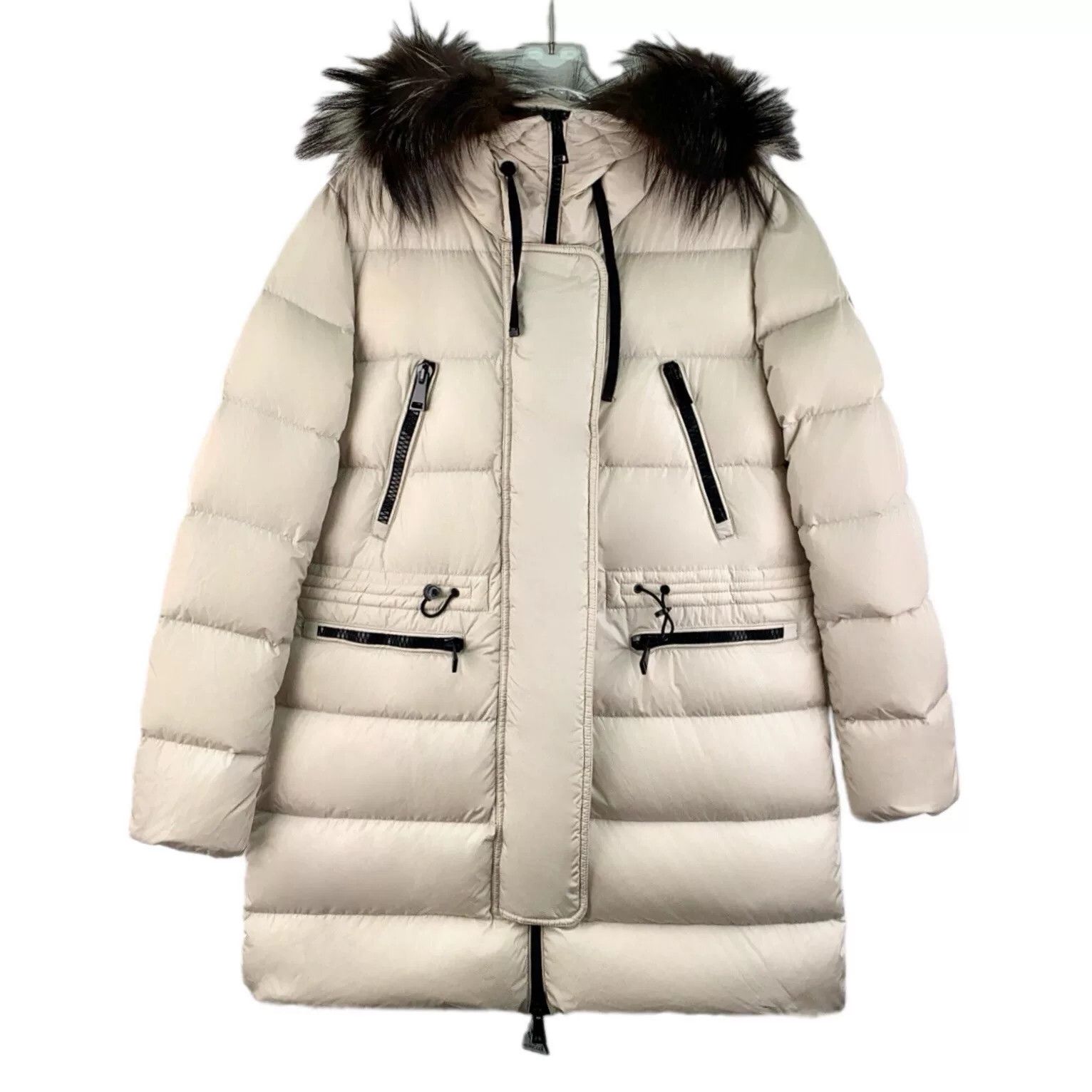 Moncler Moncler Beige Down Jacket L Women Size L / US 10 / IT 46 - 1 Thumbnail