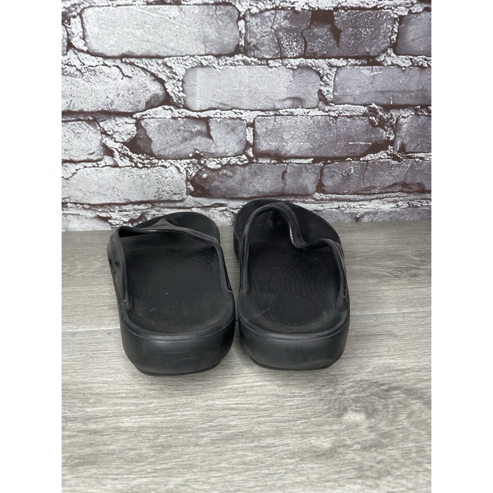 Other Oofos Oolala Cabernet Metallic Purple Recovery Thong Sandals Size US 9 / IT 39 - 4 Thumbnail