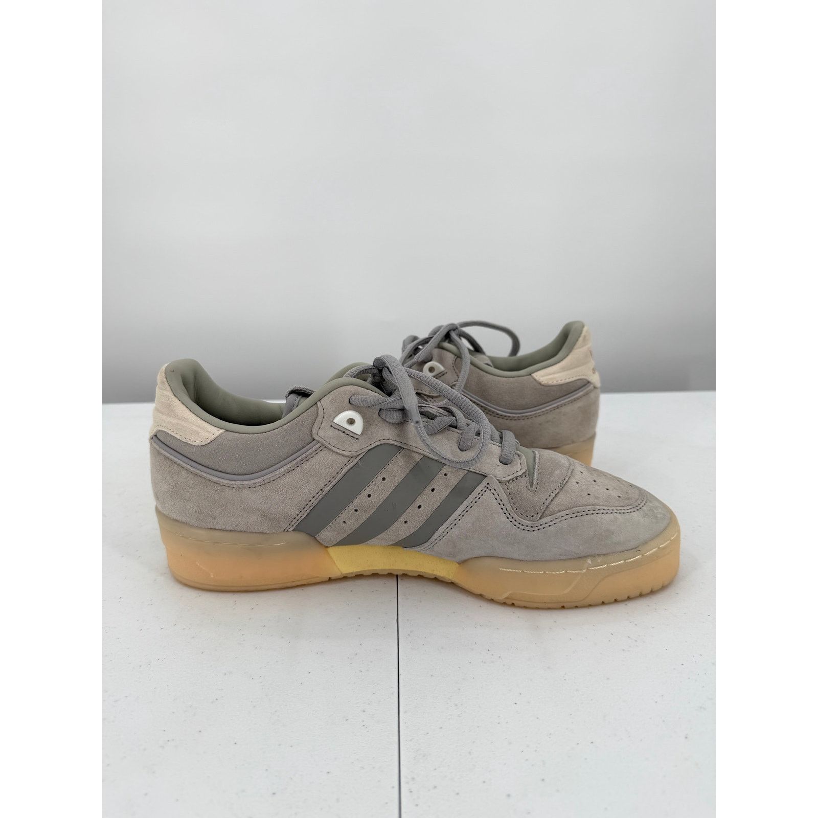 Adidas Adidas Rivalry Low 86 Sesame Gray Gum Bottom Sneakers 10 Size US 10 / EU 43 - 6 Thumbnail