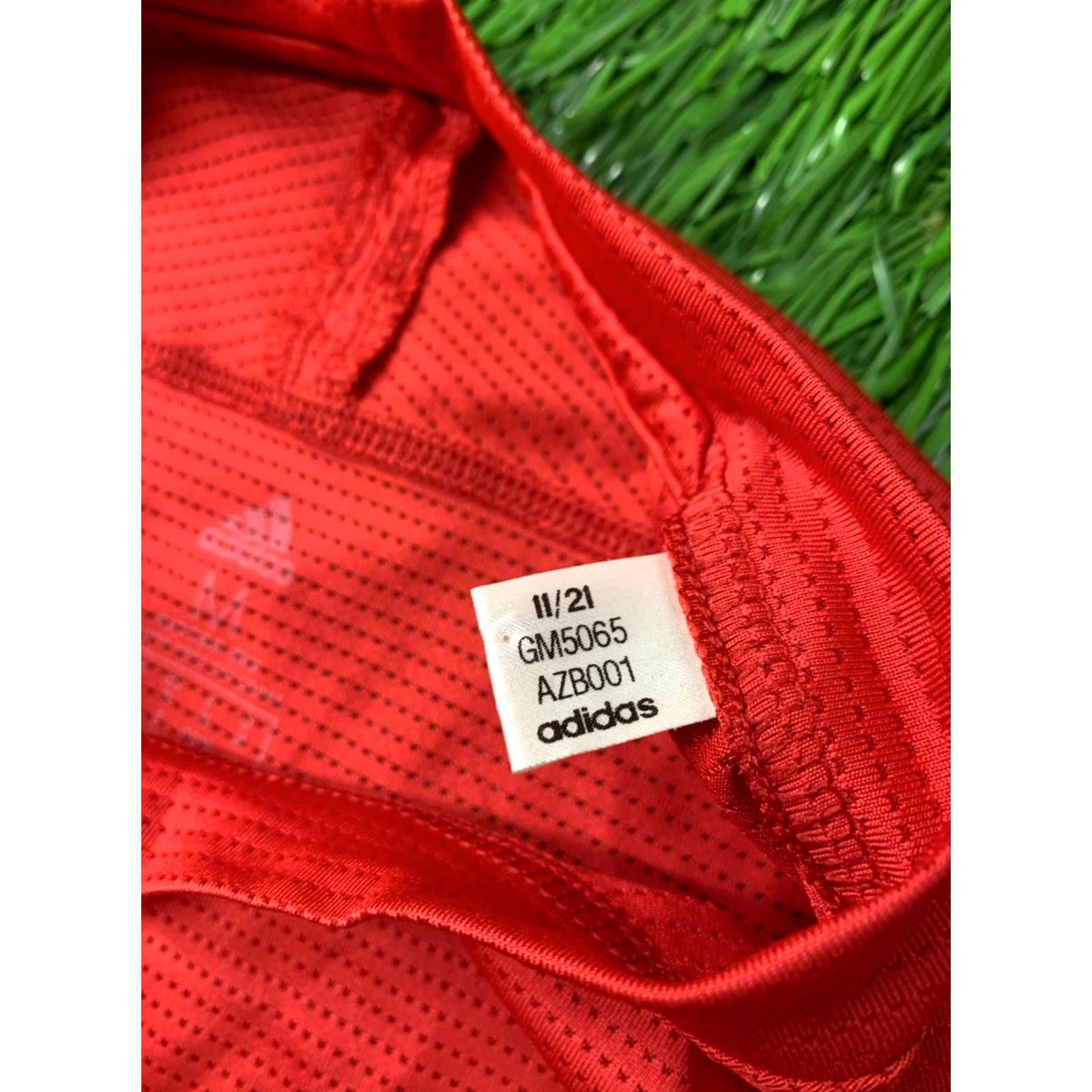 Adidas ADIDAS Kenta AEROREADY ORIGINAL 2021 TRAINING MEN SHIRT JERSEY M Medium Red Adidas Kenta 2021 Training Shirt Mens Jersey M Red Sports Tee Size US M / EU 48-50 / 2 - 5 Thumbnail