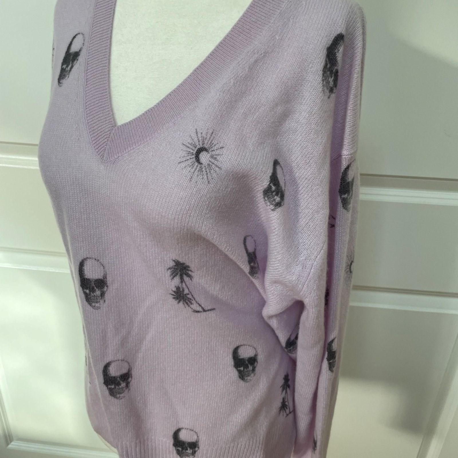 360Cashmere Sol V-Neck Cashmere Sweater from 360 CASHMERE Size M / US 6-8 / IT 42-44 - 6 Thumbnail