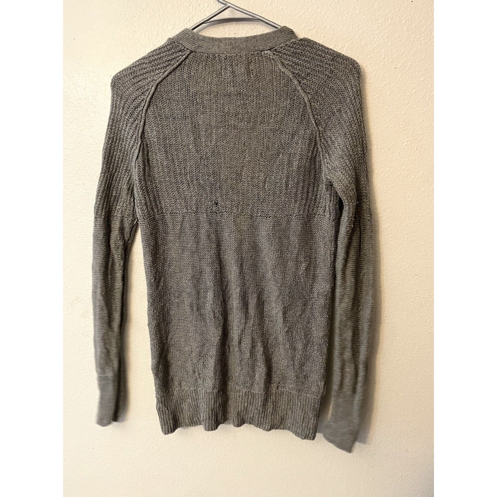 American Eagle Outfitters American Eagle Dark Gray Button Knit Sweater Cardigan XS Woman Open-Knit Button Accents Knit Style, Button, Gray, XS, Cardigan, Sweater (Women) Size XS / US 0-2 / IT 36-38 - 3 Thumbnail