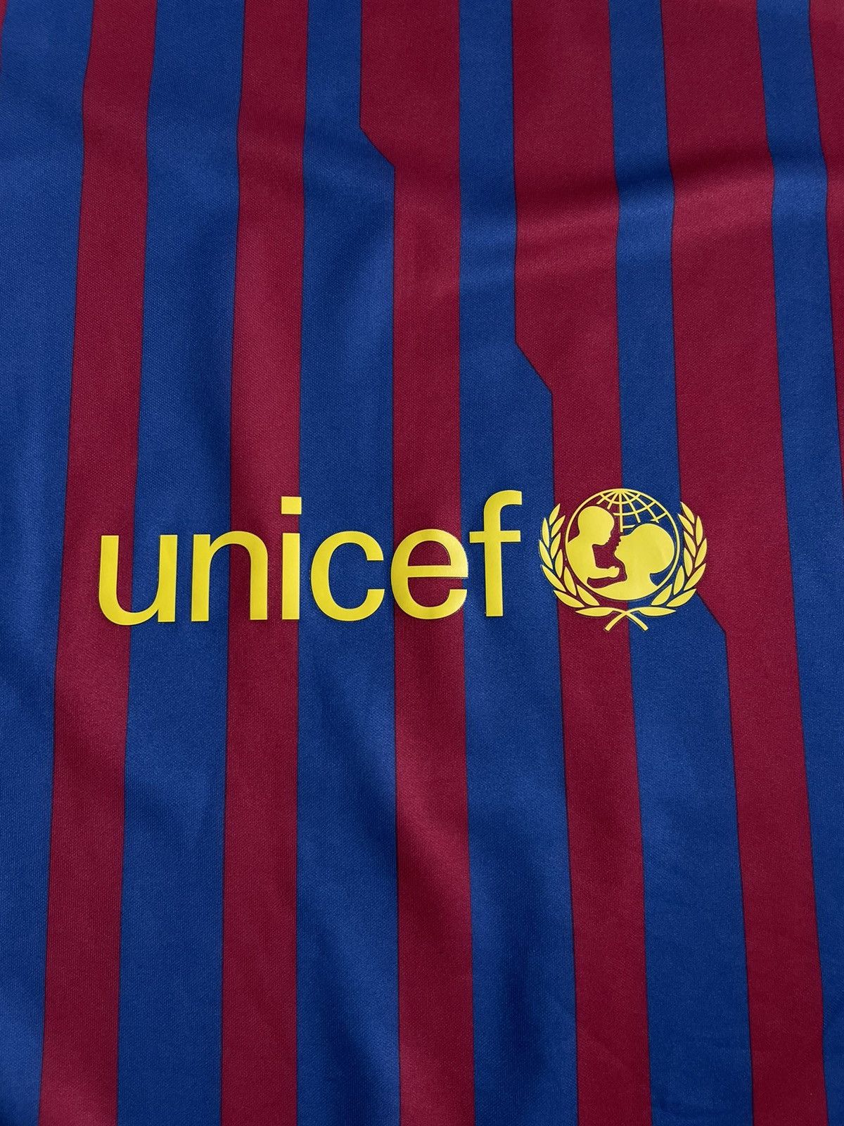 Nike Nike Barcelona 2011/2012 Football Shirt Home Jersey RARE Size US L / EU 52-54 / 3 - 5 Thumbnail