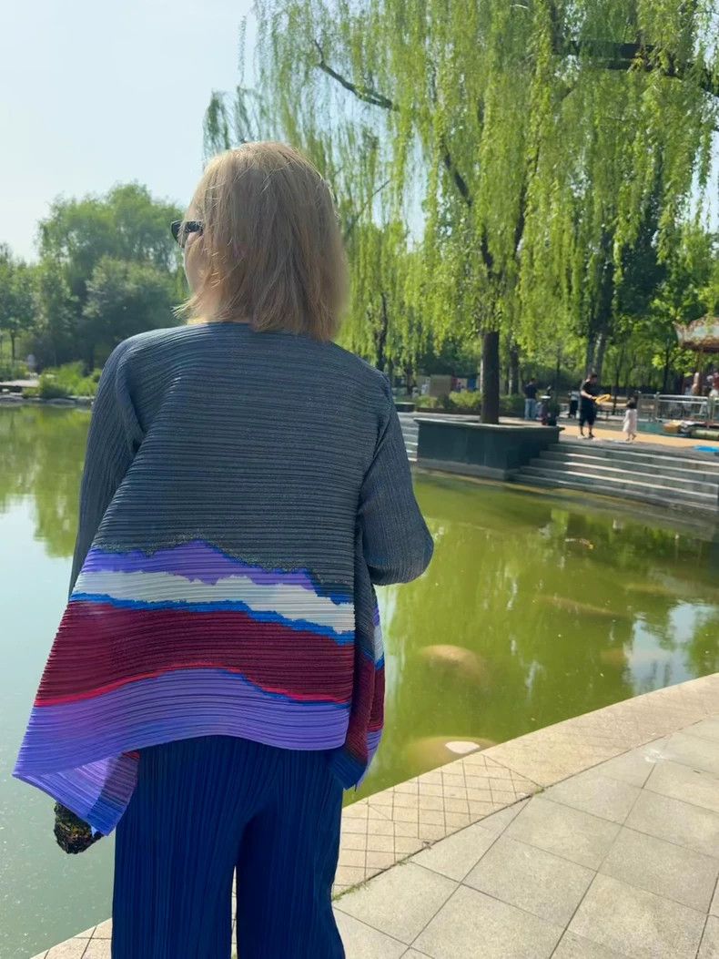 Issey Miyake Issey Miyake size:one size Red and purple striped bouncy t Size XS / US 0-2 / IT 36-38 - 3 Thumbnail