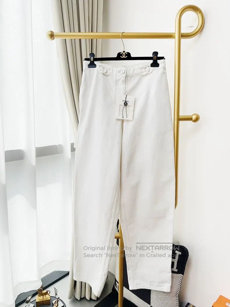 Chanel 25P white waist logo jeans radish trousers