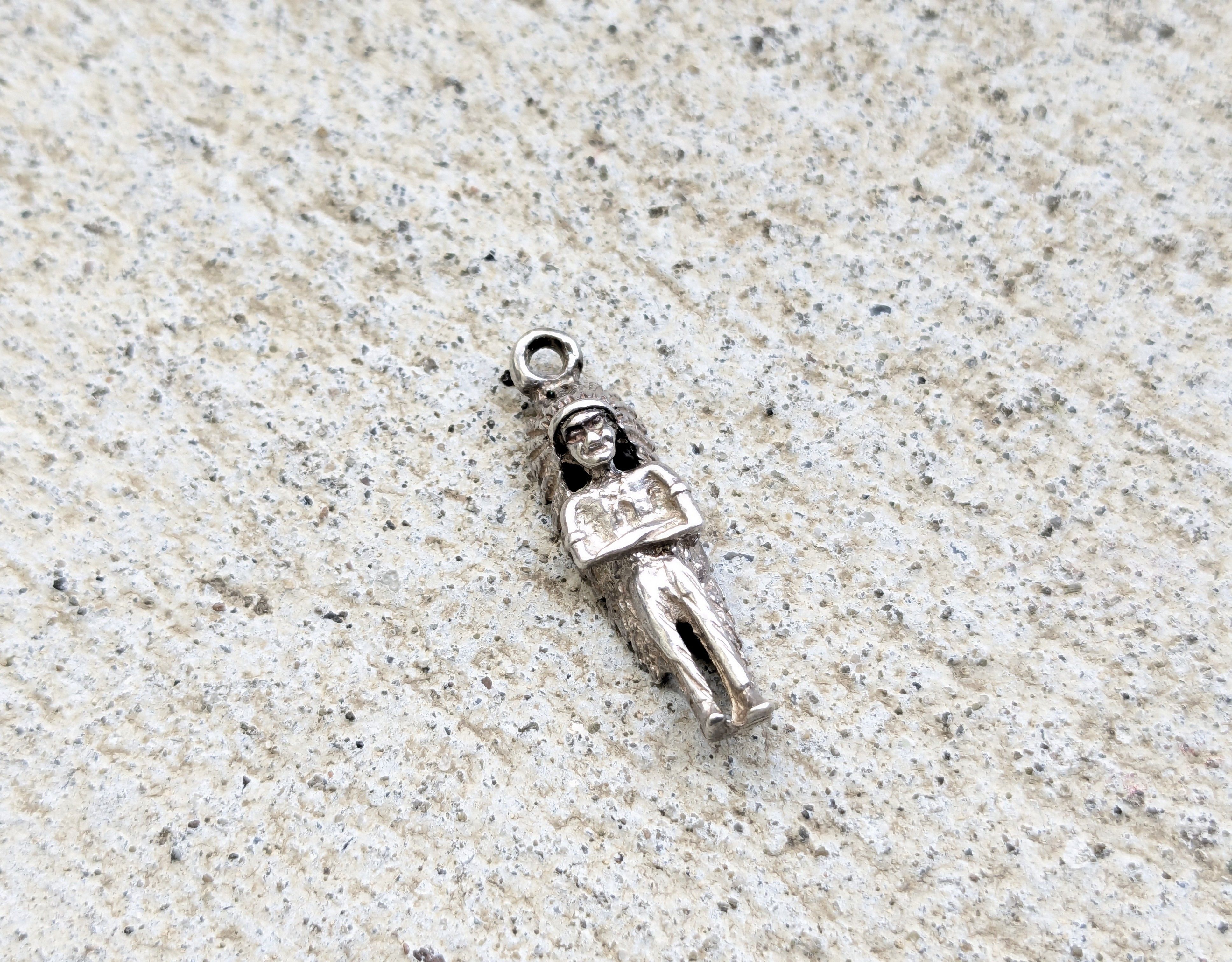 Jewelry × Vintage Vintage Sterling Silver Pendant Indian Chief Headress Size ONE SIZE - 2 Thumbnail