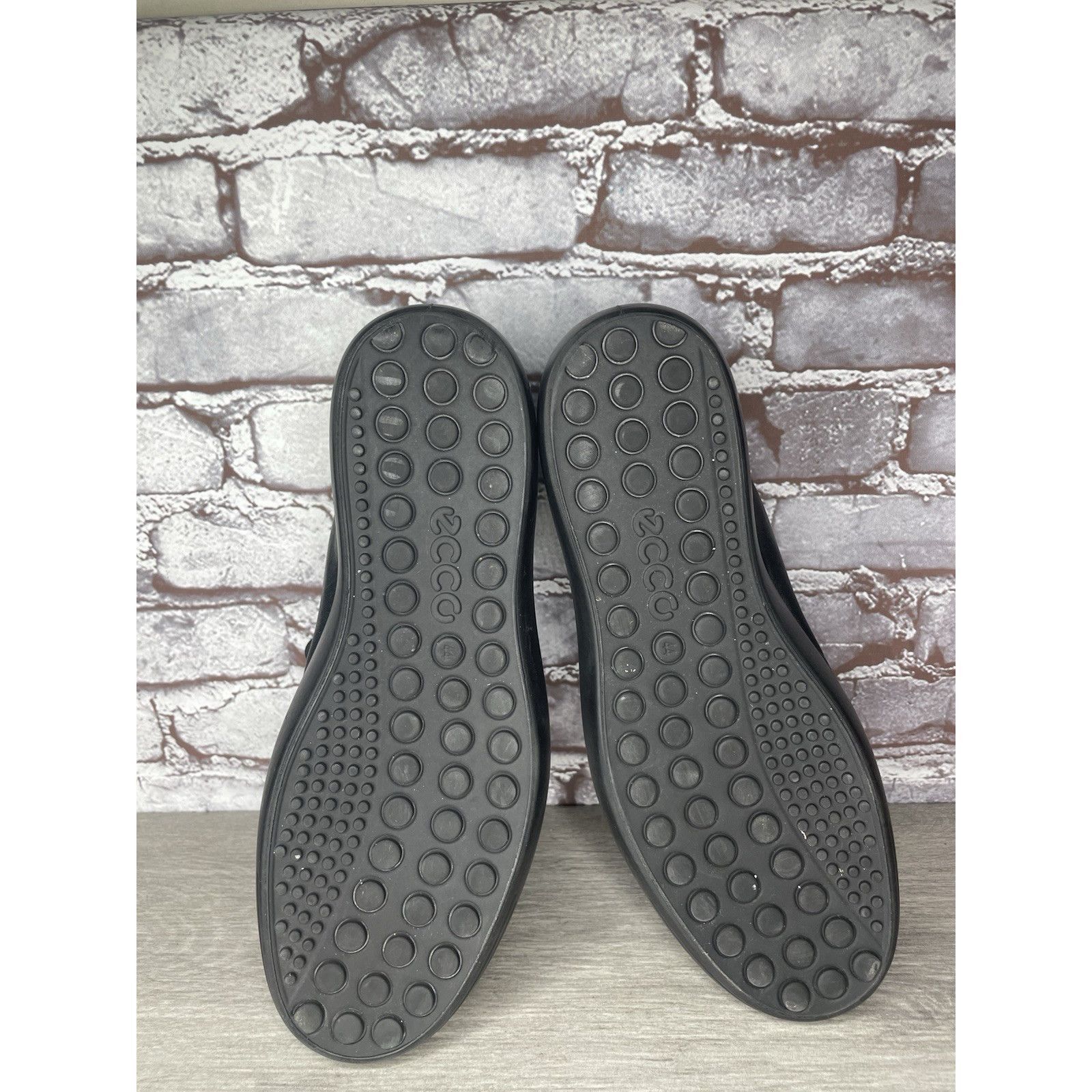 Ecco ECCO Danish Design Black Leather Triple Black Casual Sneaker Size US 10 / EU 43 - 20 Thumbnail