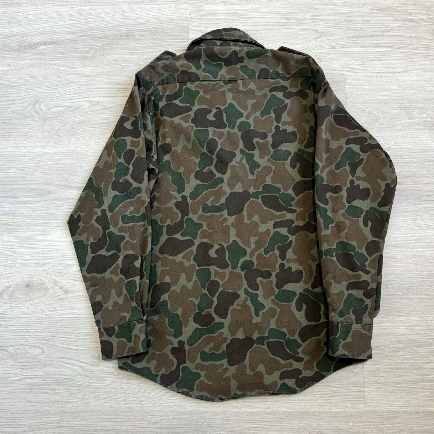 Vintage VINTAGE Woolrich Button-Up Shirt Shacket Green Camouflage Wool Flannel Wool Duck Frog Skin Pockets Size M Mens Size US M / EU 48-50 / 2 - 5 Thumbnail