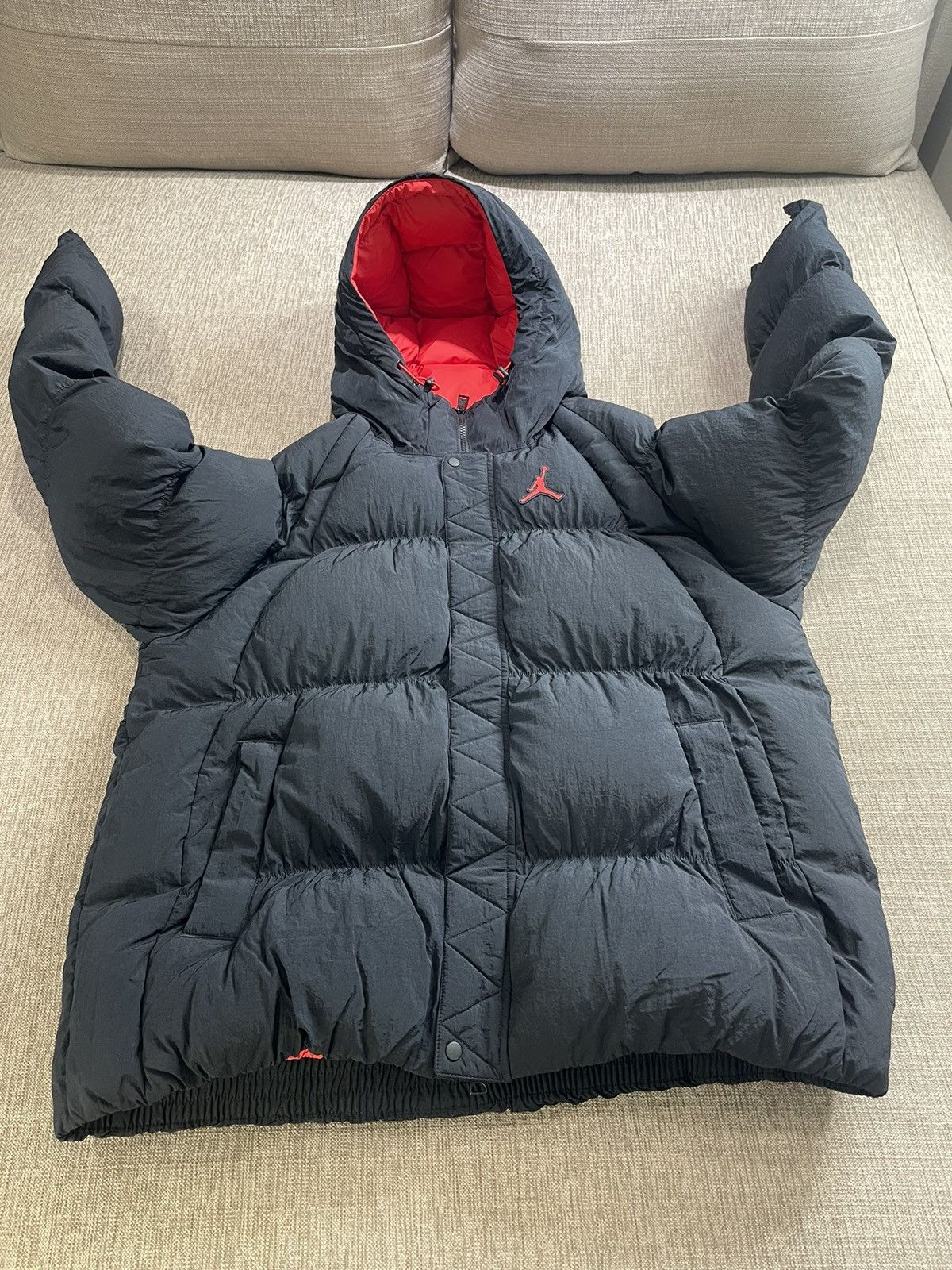 image of Jordan Brand Essential Polyester Puffer Jacket in Black/Red, Men's (Size Medium)