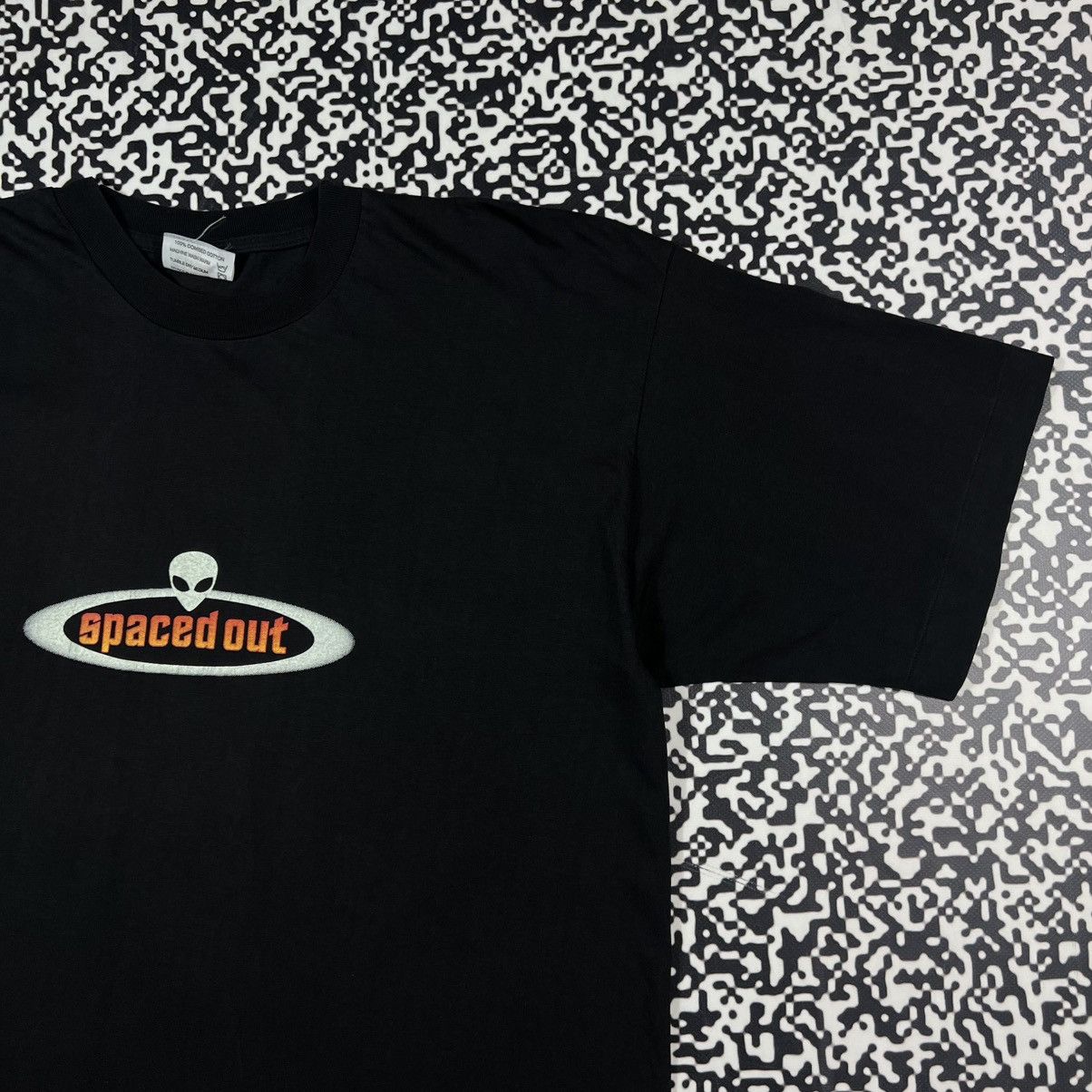 Vintage Vintage 90s Alien Spaced Out Single Stitch USA Boxy T-shirt Size US XL / EU 56 / 4 - 6 Thumbnail