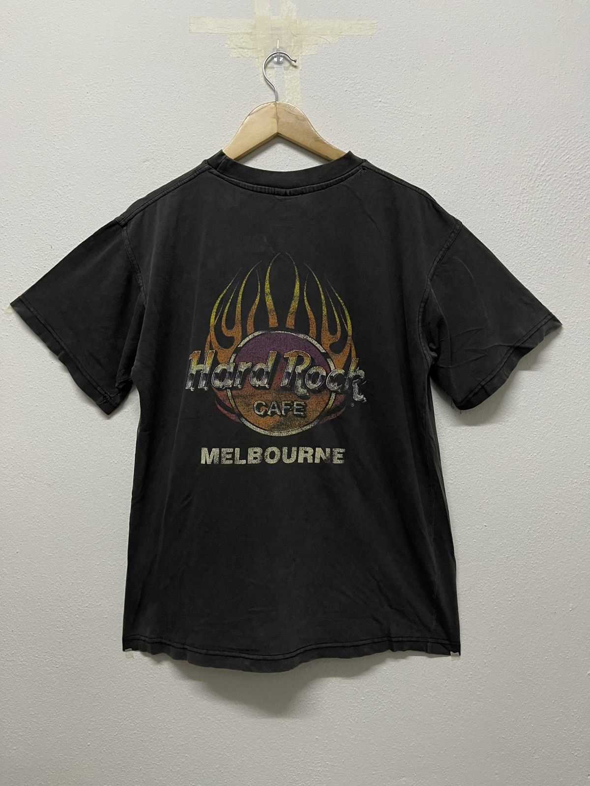 2000s HARD ROCK CAFE MELBOURNE FLAME FADED DESIGN