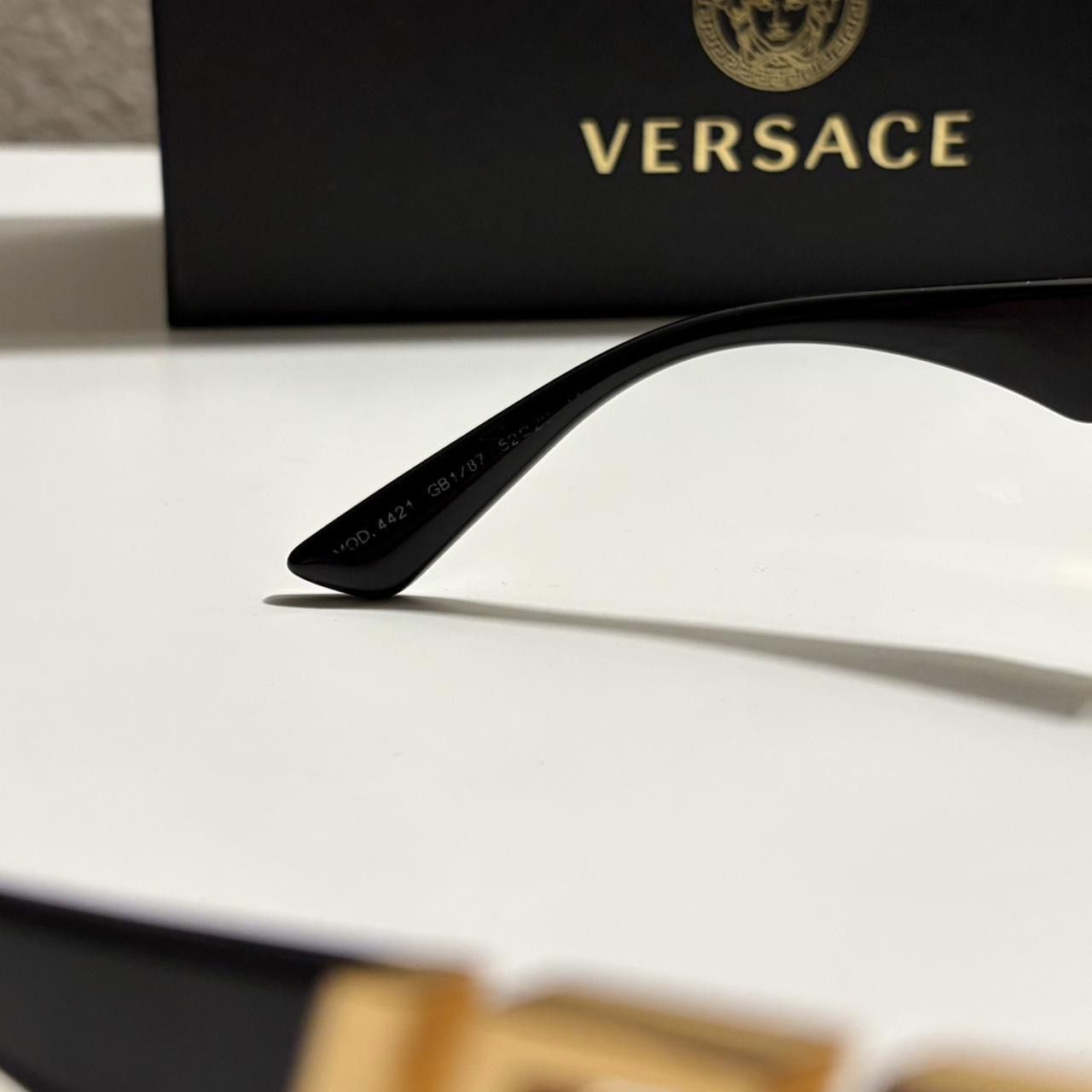 Versace versace vintage black and gold sunglasses VE4421 Size ONE SIZE - 5 Thumbnail
