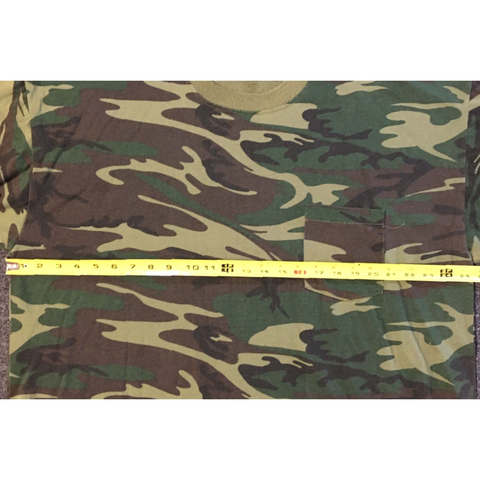 Vintage VINTAGE 80s Camo Shirt USA Ranger T-Shirt 2XL Green Pocket Men Military Grunge Punk 90s Outdoor Hunting Army Flag USA Size US XXL / EU 58 / 5 - 5 Thumbnail