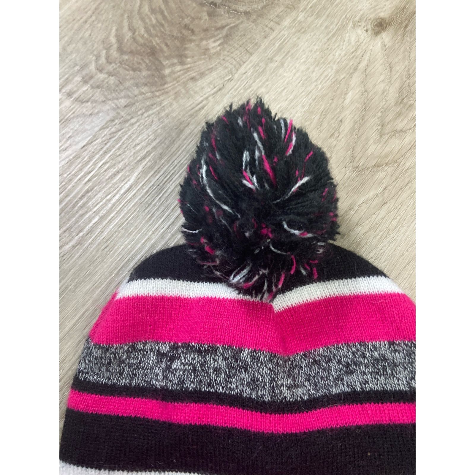 Other T-Mobile Striped Winter Beanie Hat with Pom Unisex Size ONE SIZE - 4 Thumbnail