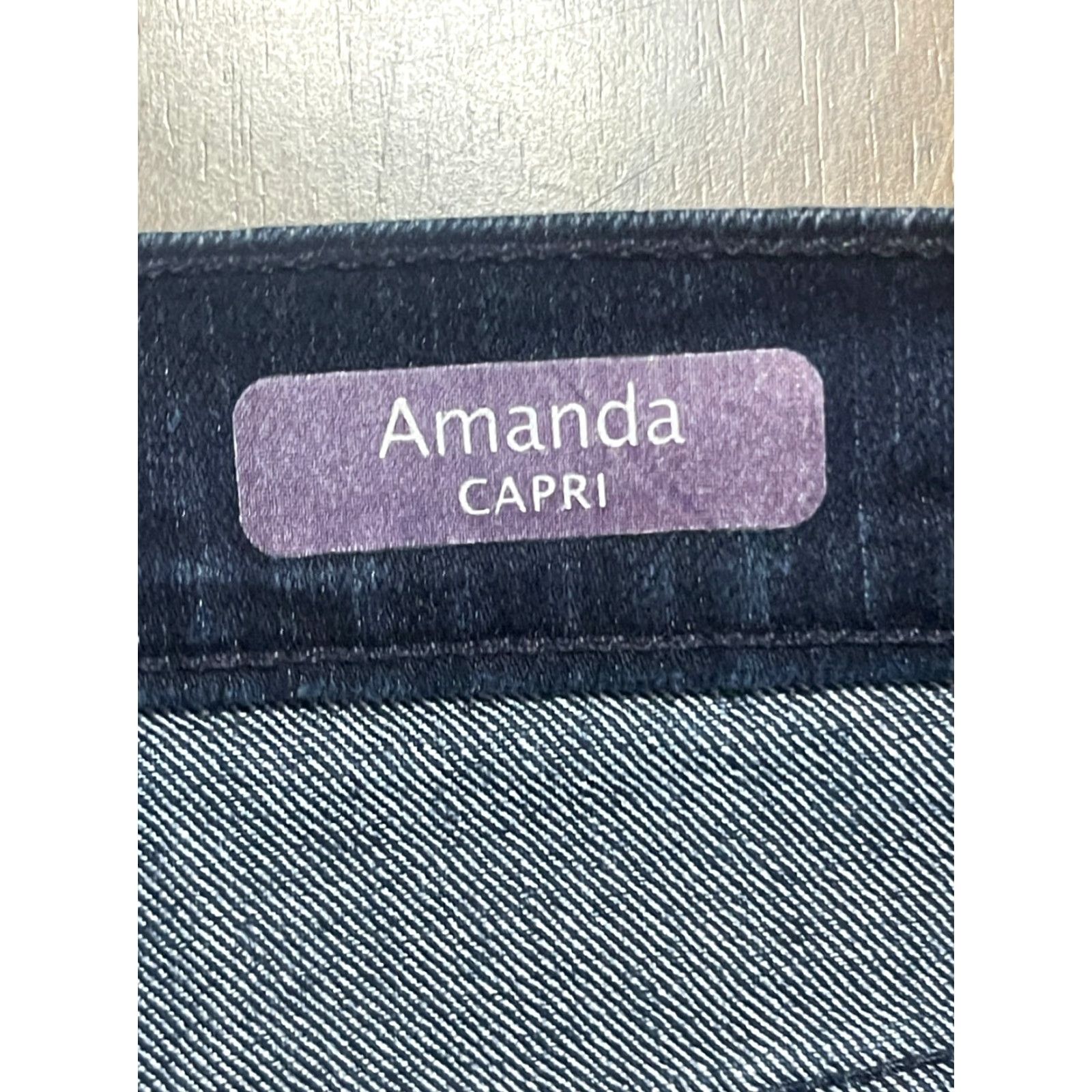 Gloria Vanderbilt VINTAGE Gloria Vanderbilt Jeans Woman's 12 Capri Denim Amanda Capris Blue 5-Pocket Regular Rise High Waist Cotton Blend Denim Inseam 18 Girls? Size 34" / US 12 / IT 48 - 5 Thumbnail