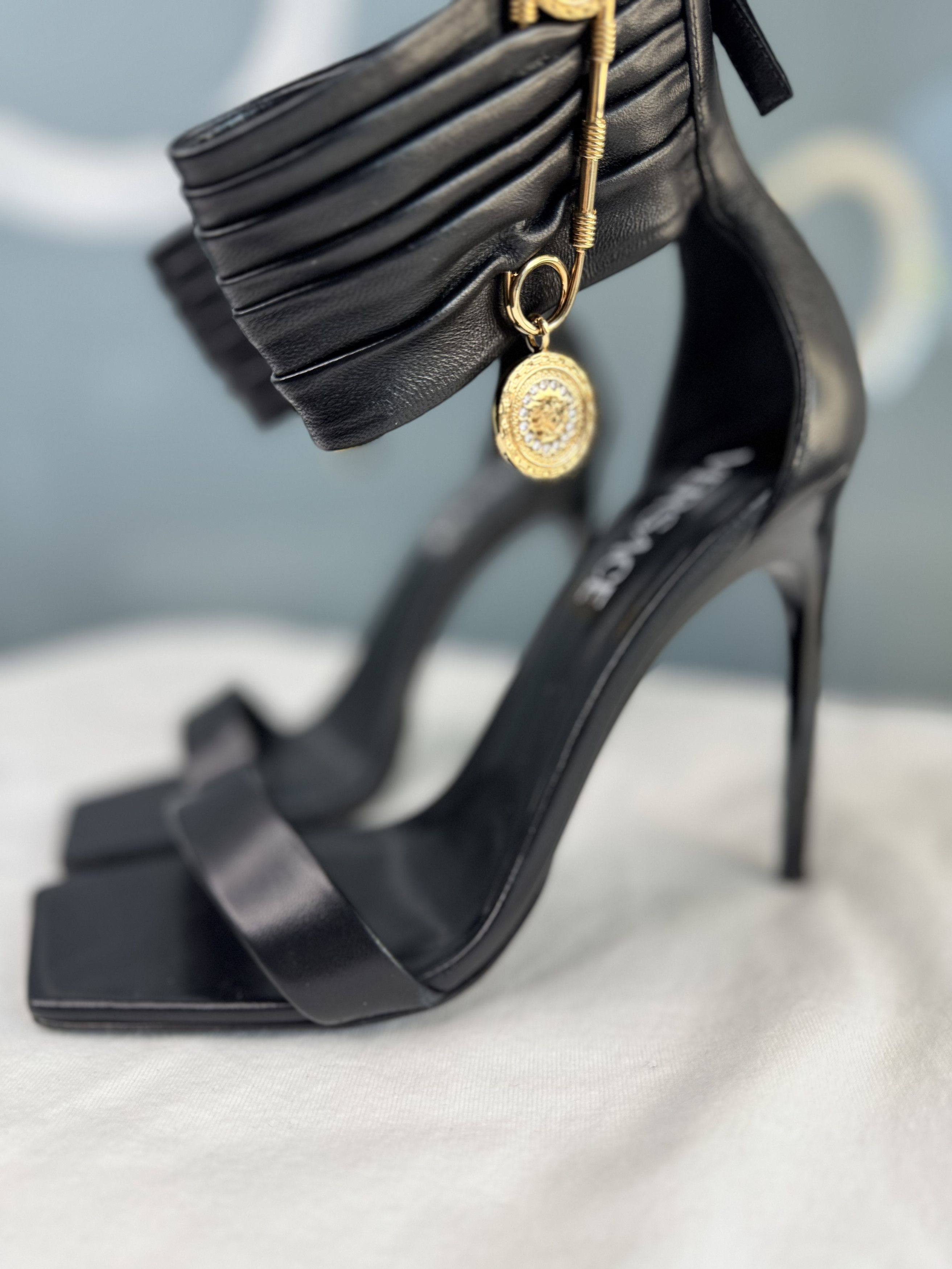 Versace Medusa Safety Pin Heels Size US 8 / IT 38 - 6 Thumbnail