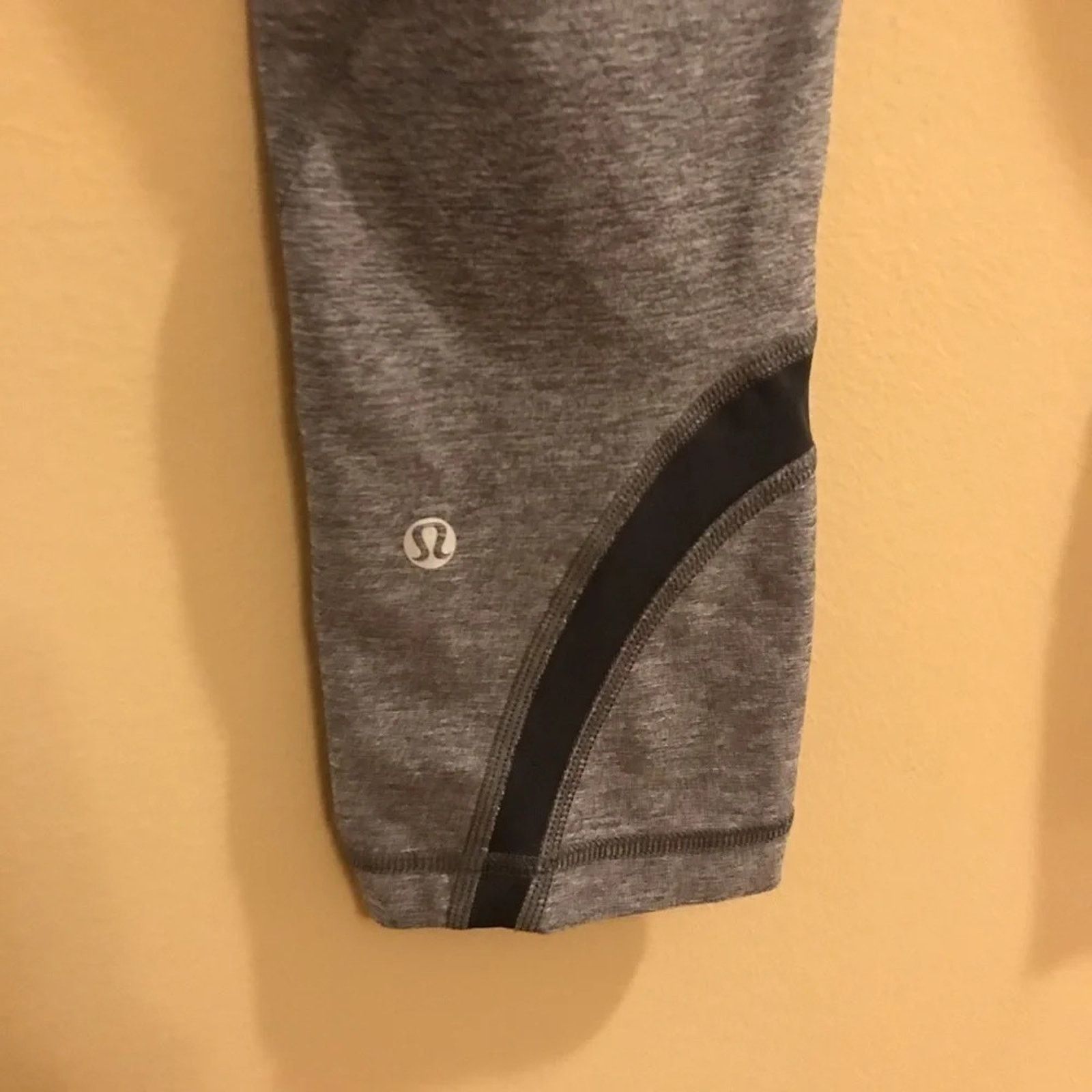 Lululemon Lululemon Run Inspire Crop II Luxtreme 6 Cropped Leggings Size 28" / US 6 / IT 42 - 9 Thumbnail