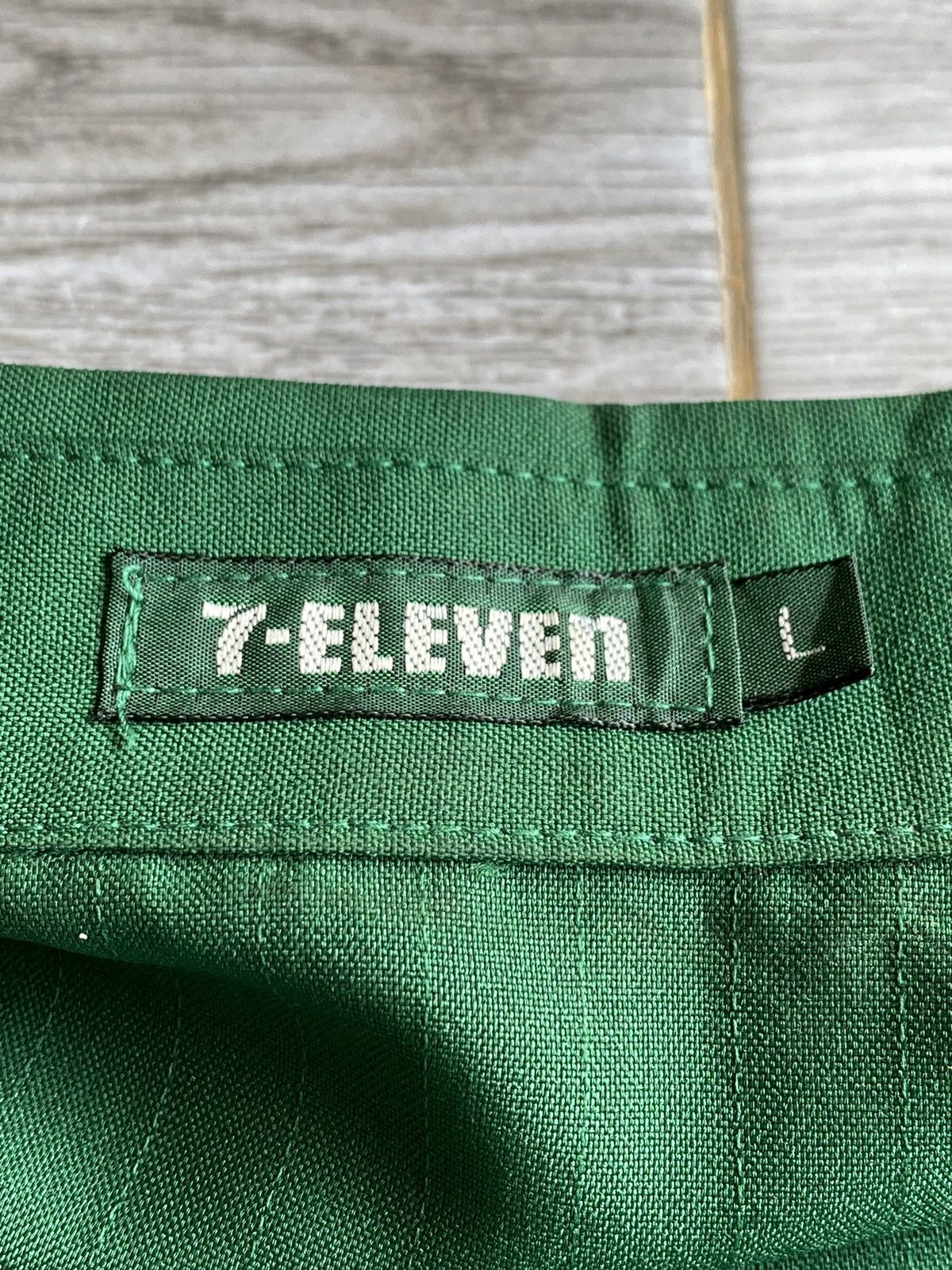 Japanese Brand × Vintage VTG 7-ELEVEN Uniform Shirt/Jacket Zip Up Size US L / EU 52-54 / 3 - 13 Thumbnail